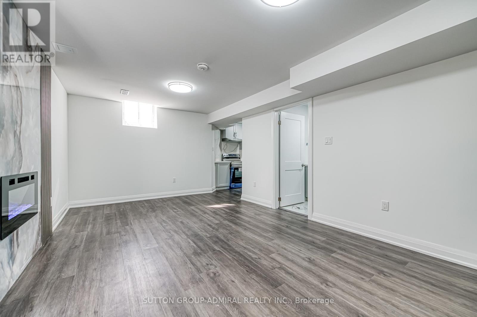 11 Saint Avenue, Bradford West Gwillimbury, Ontario  L3Z 3E6 - Photo 31 - N12411539