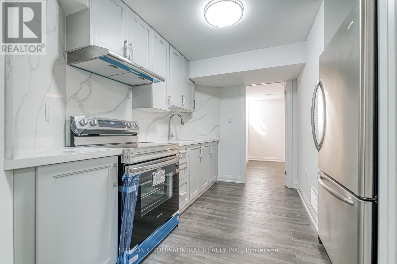 11 Saint Avenue, Bradford West Gwillimbury, Ontario  L3Z 3E6 - Photo 32 - N12411539