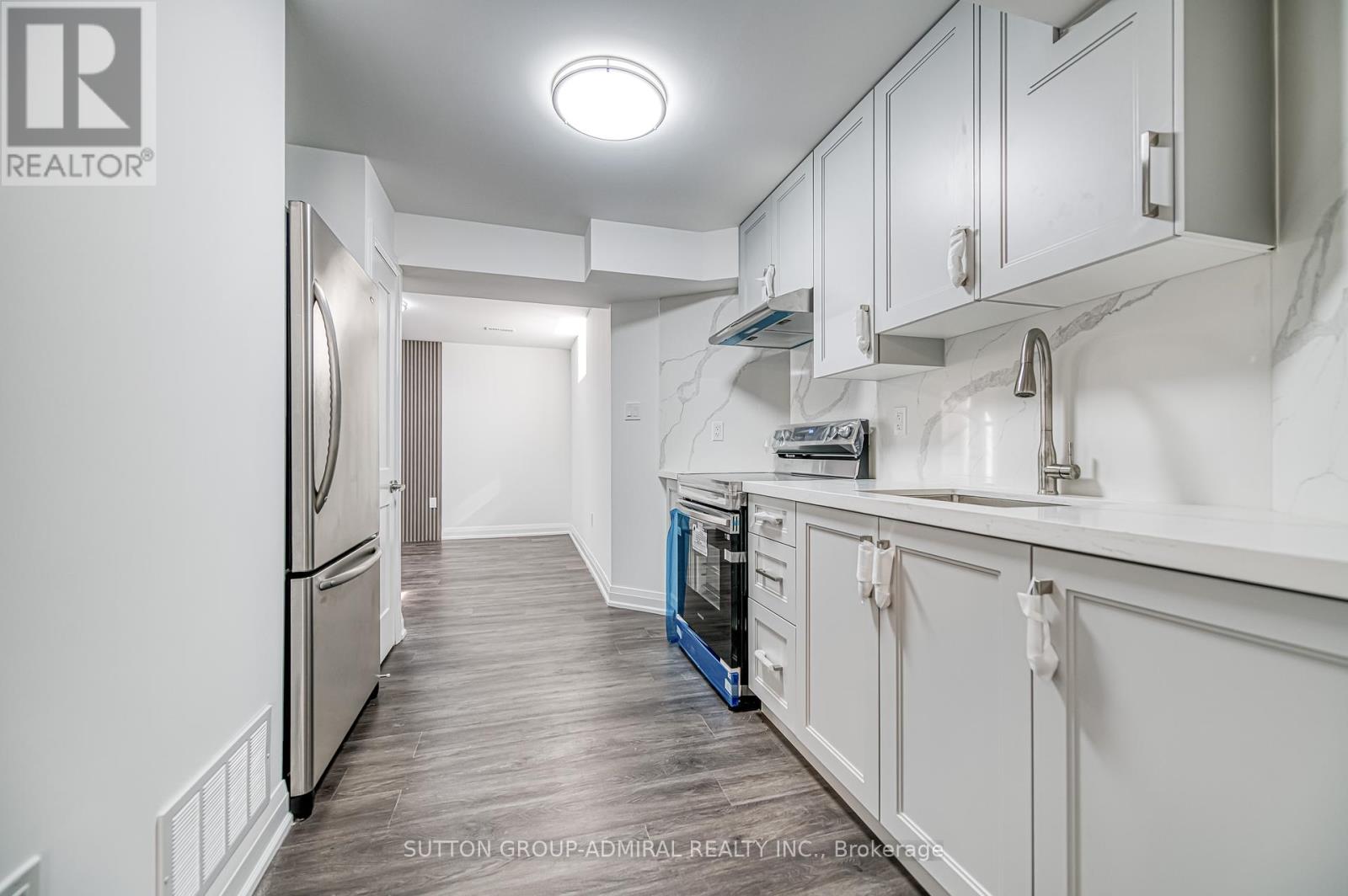 11 Saint Avenue, Bradford West Gwillimbury, Ontario  L3Z 3E6 - Photo 34 - N12411539