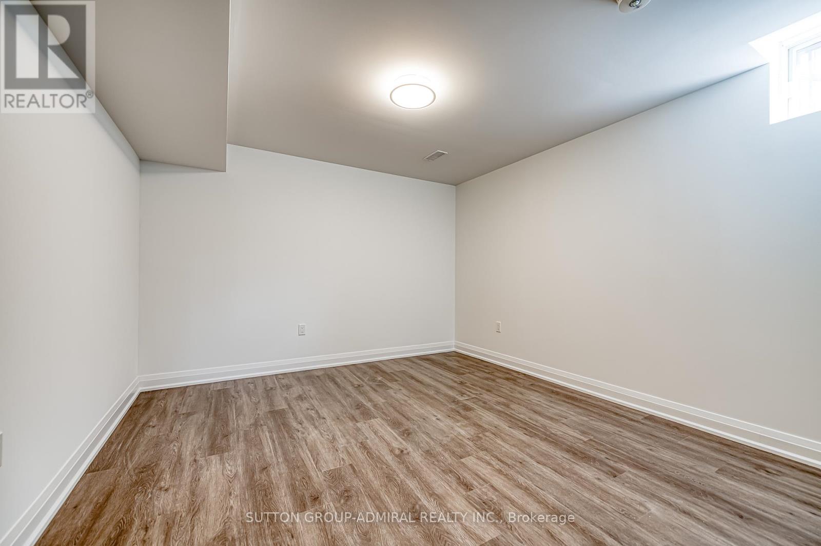 11 Saint Avenue, Bradford West Gwillimbury, Ontario  L3Z 3E6 - Photo 37 - N12411539