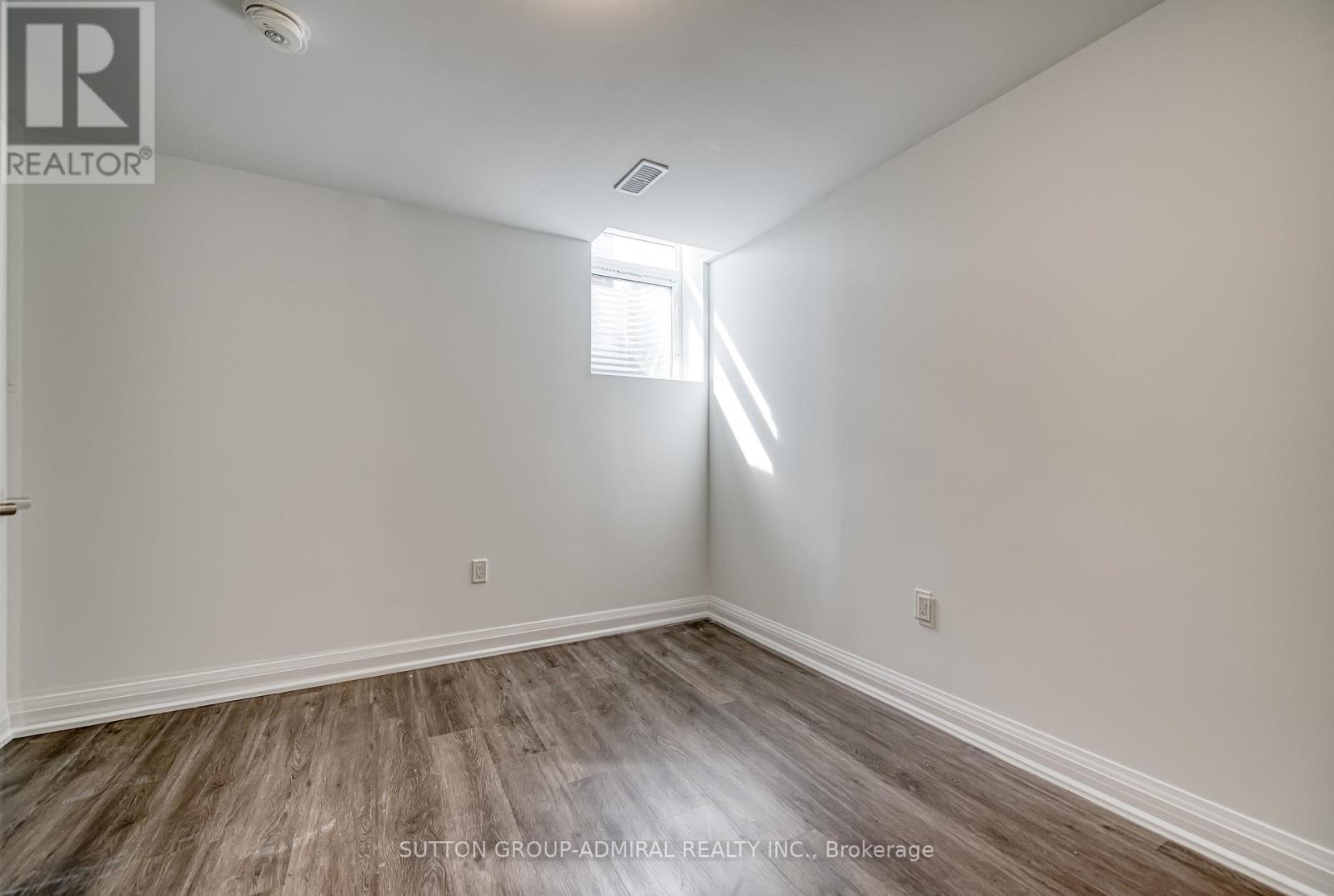 11 Saint Avenue, Bradford West Gwillimbury, Ontario  L3Z 3E6 - Photo 38 - N12411539