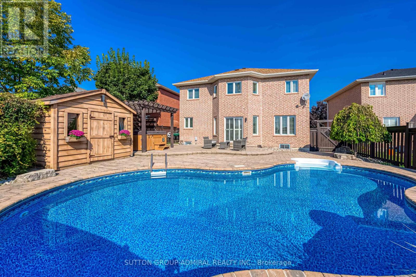 11 Saint Avenue, Bradford West Gwillimbury, Ontario  L3Z 3E6 - Photo 41 - N12411539