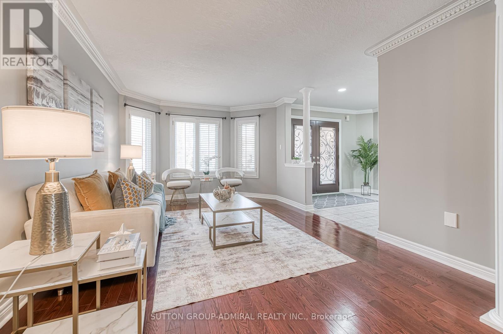 11 Saint Avenue, Bradford West Gwillimbury, Ontario  L3Z 3E6 - Photo 6 - N12411539