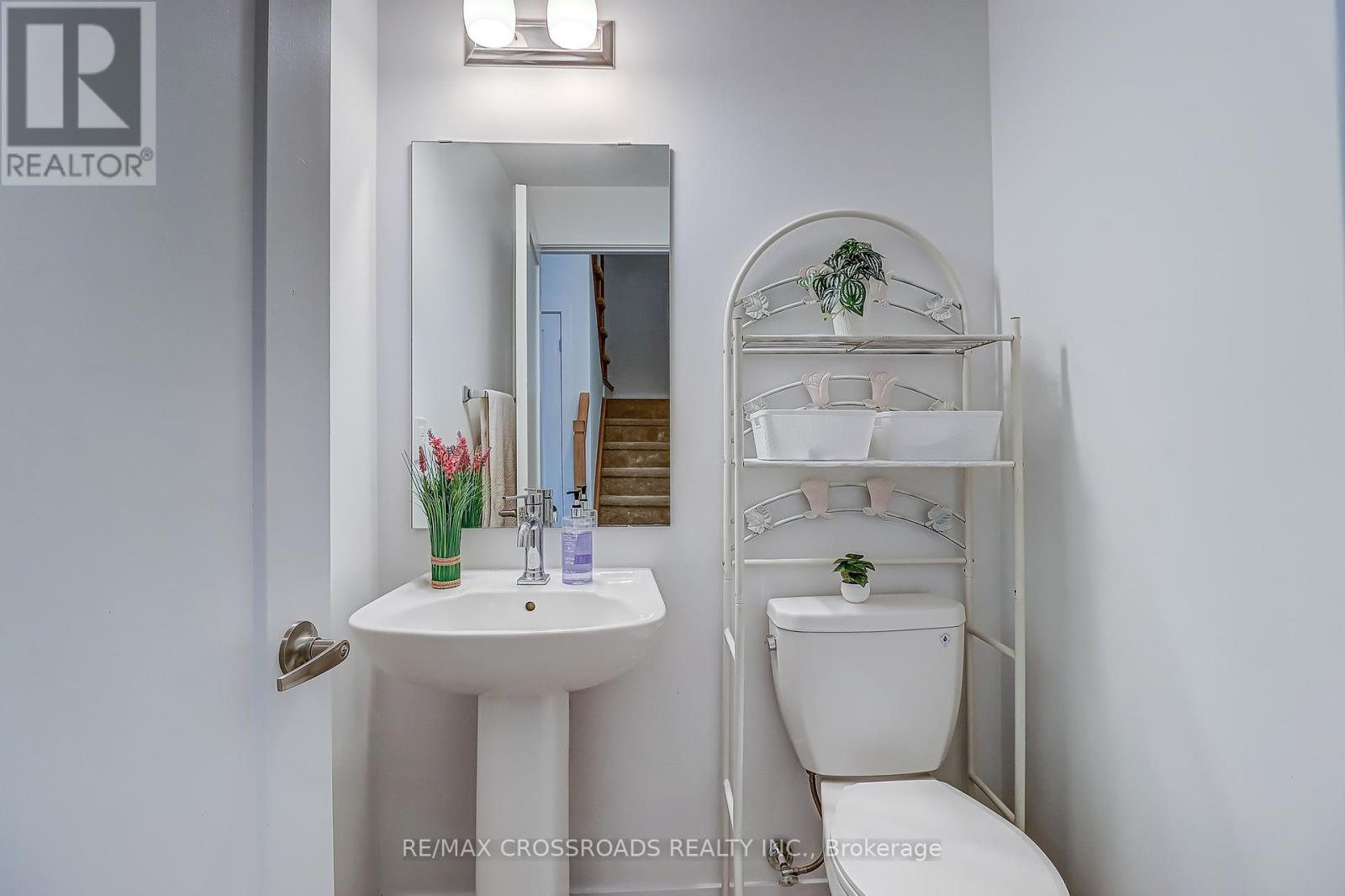 64 Lyall Stokes Circle, East Gwillimbury, Ontario  L0G 1M0 - Photo 10 - N12411595