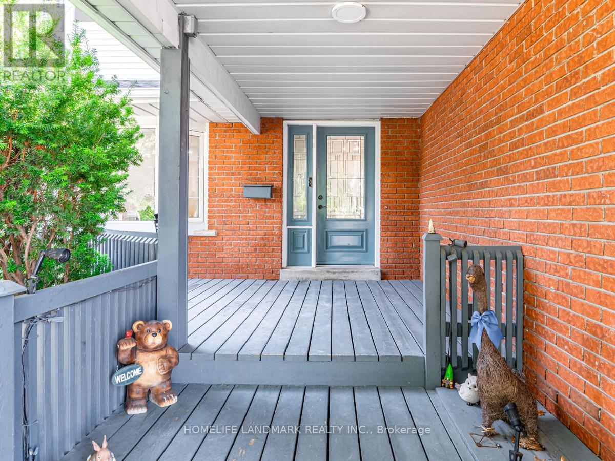 9 Eastman Crescent, Newmarket, Ontario  L3Y 5T9 - Photo 4 - N12411601