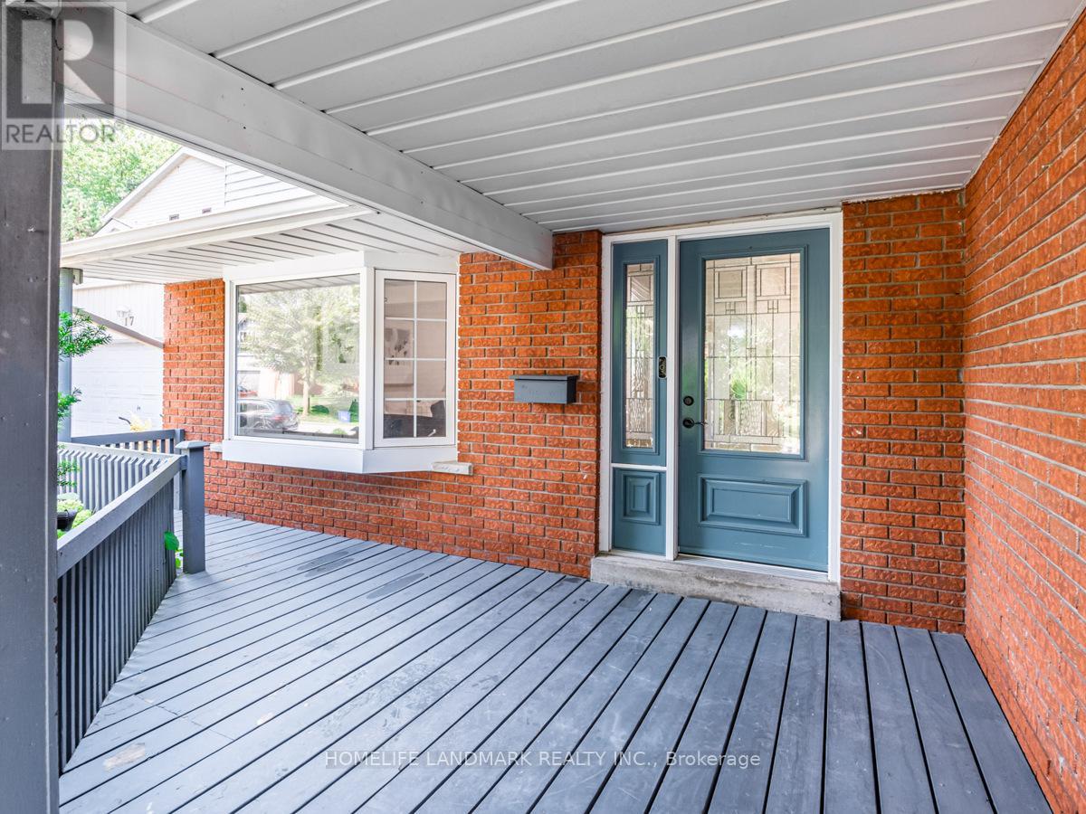 9 Eastman Crescent, Newmarket, Ontario  L3Y 5T9 - Photo 5 - N12411601