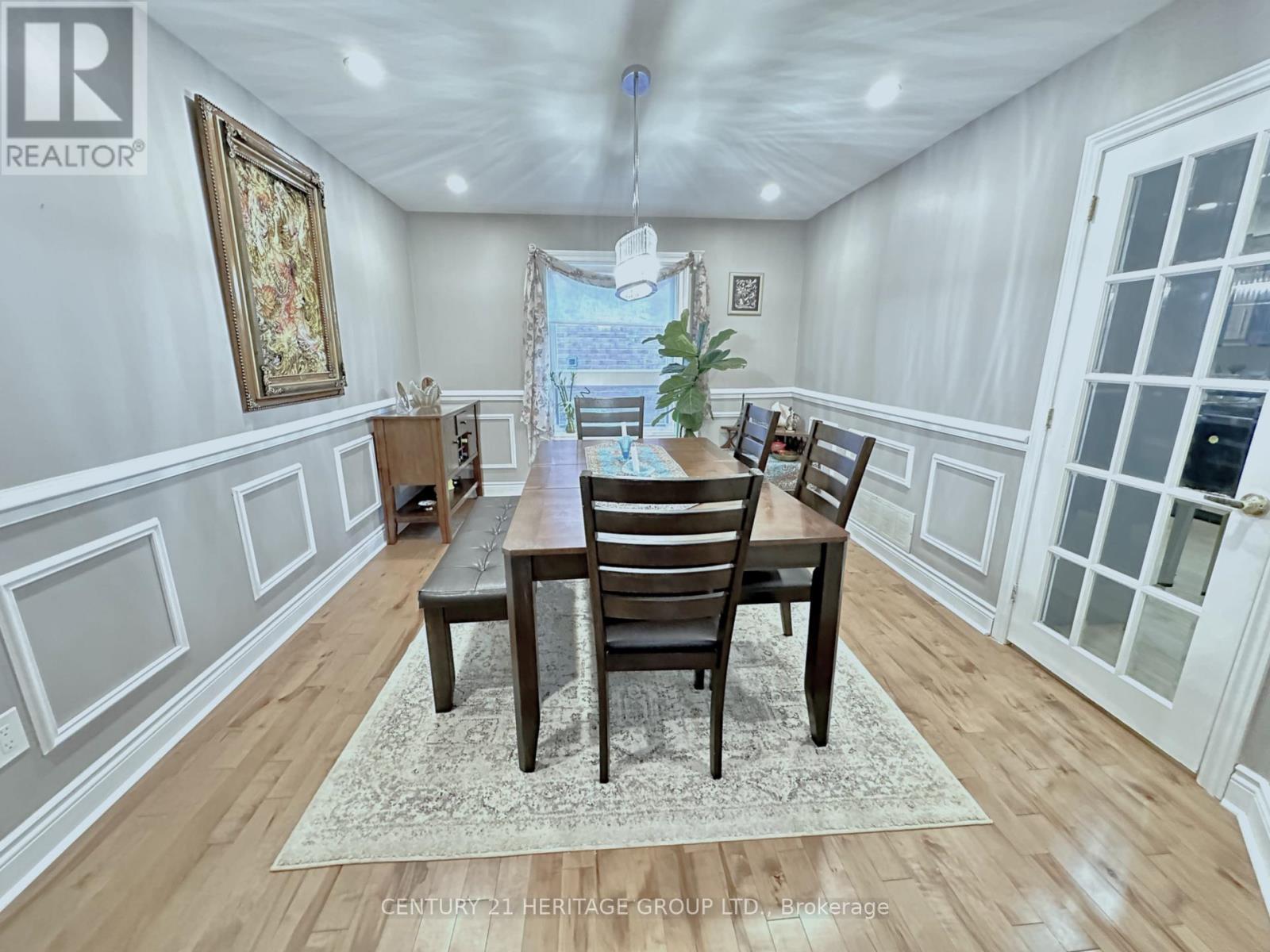 192 Covent Crescent, Aurora, Ontario  L4G 6P9 - Photo 6 - N12411610