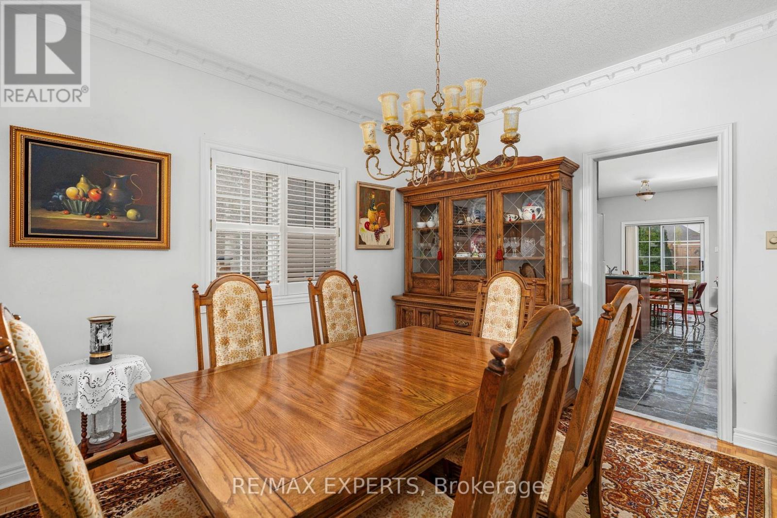 35 Falkirk Crescent, Vaughan, Ontario  L6A 2E3 - Photo 12 - N12411628