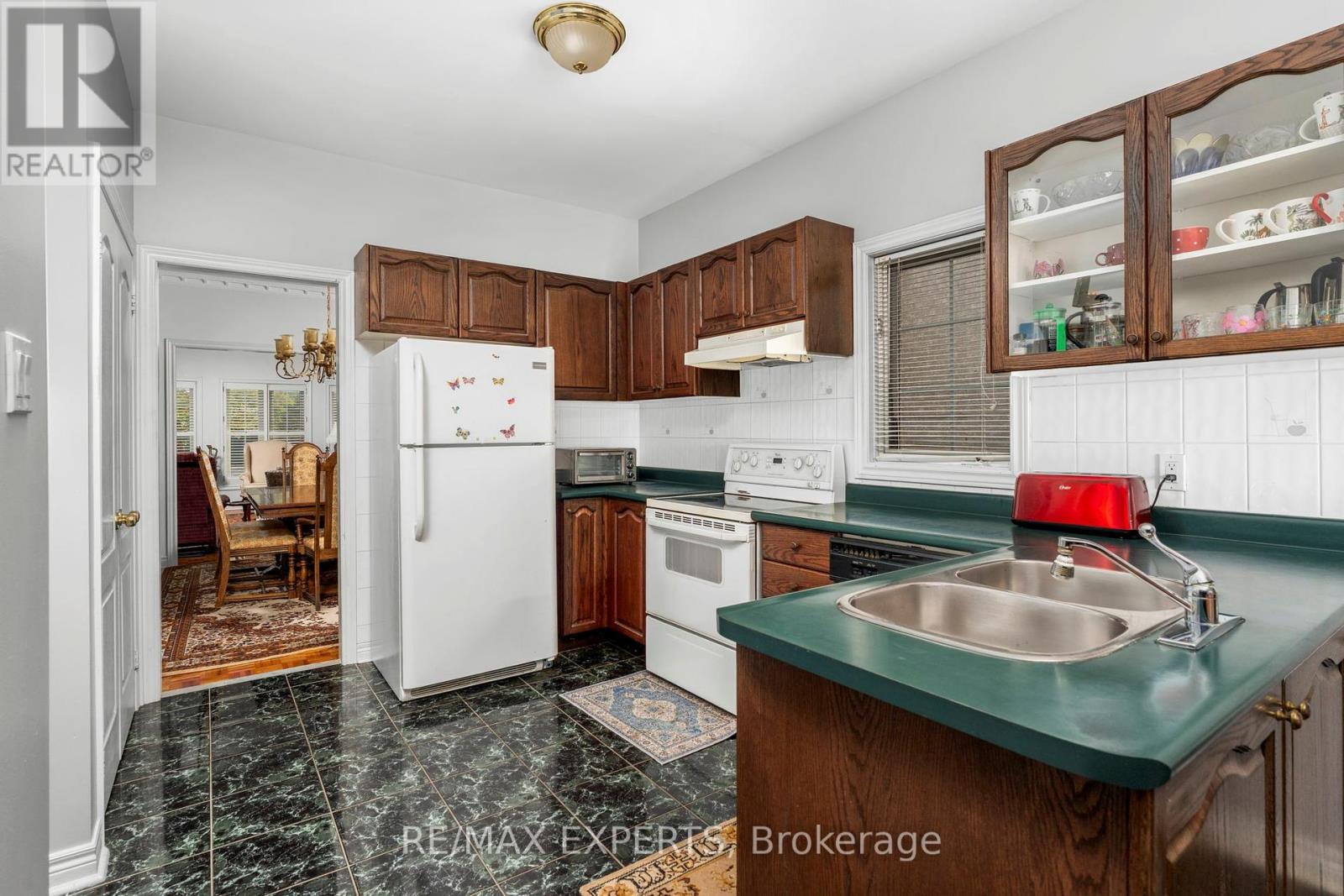 35 Falkirk Crescent, Vaughan, Ontario  L6A 2E3 - Photo 15 - N12411628
