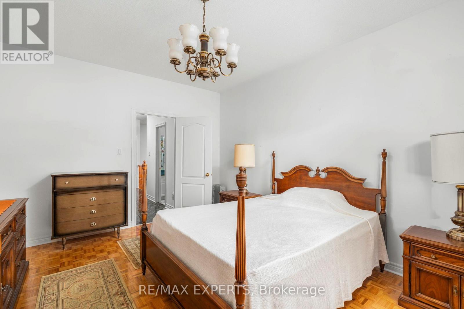35 Falkirk Crescent, Vaughan, Ontario  L6A 2E3 - Photo 22 - N12411628