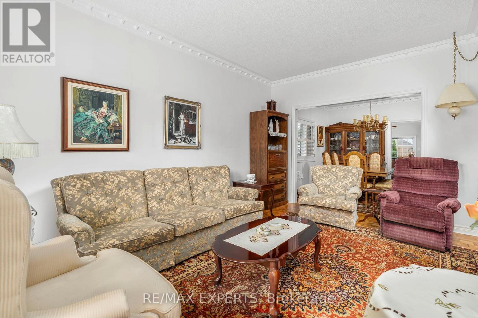 35 Falkirk Crescent, Vaughan, Ontario  L6A 2E3 - Photo 7 - N12411628