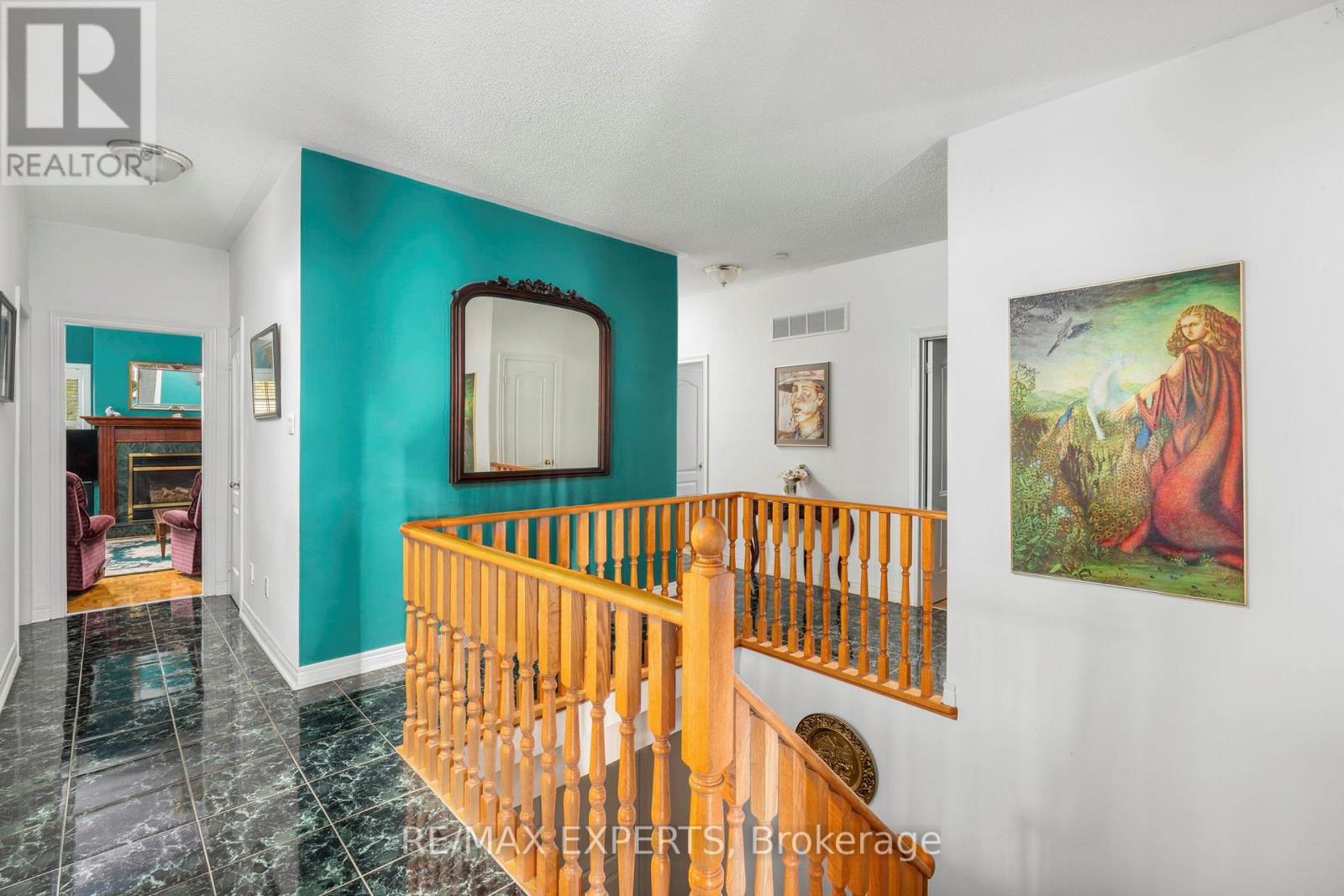 35 Falkirk Crescent, Vaughan, Ontario  L6A 2E3 - Photo 9 - N12411628