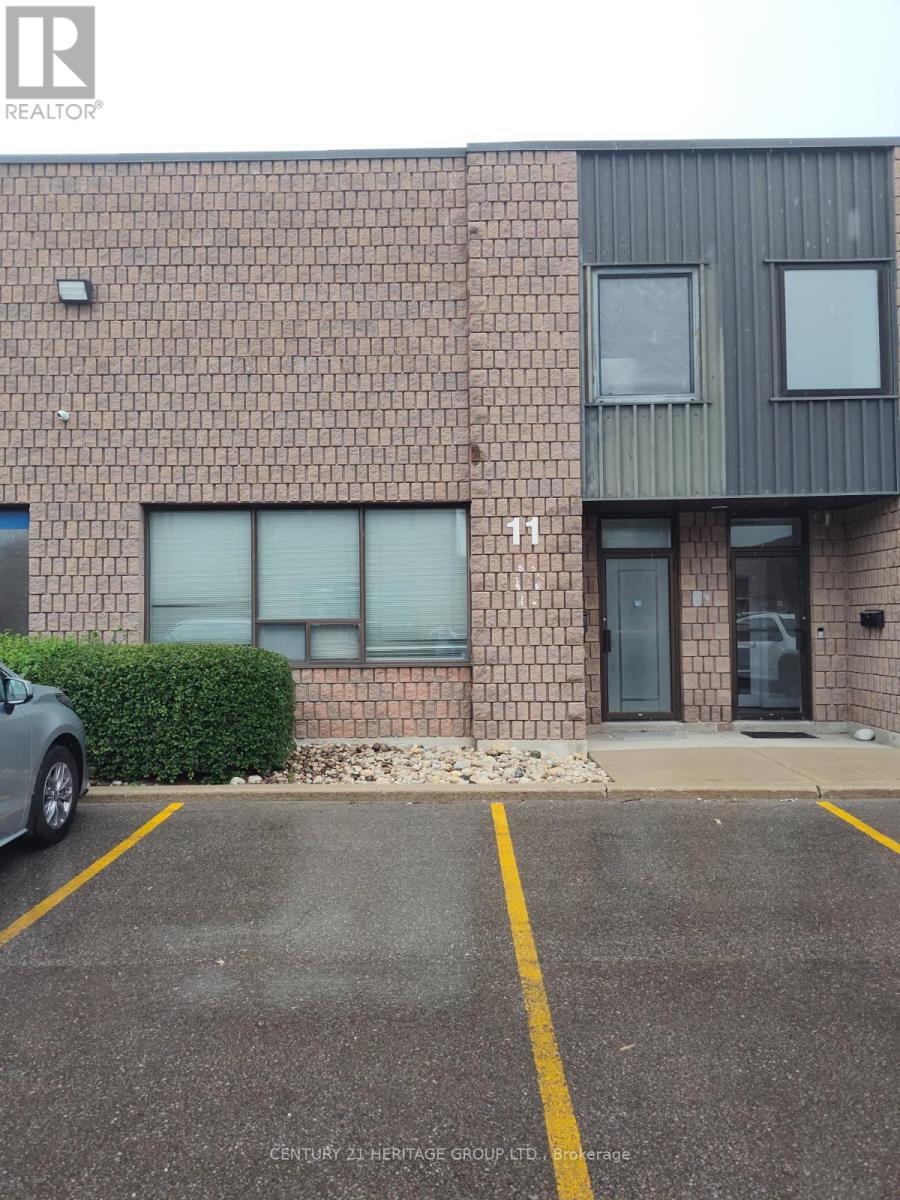 11 - 1211 Gorham Street, Newmarket, Ontario  L3Y 8Y3 - Photo 2 - N12411635
