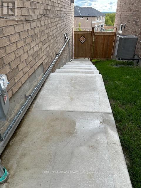 409 Seaview Heights, East Gwillimbury, Ontario  L9N 0Y4 - Photo 2 - N12411647