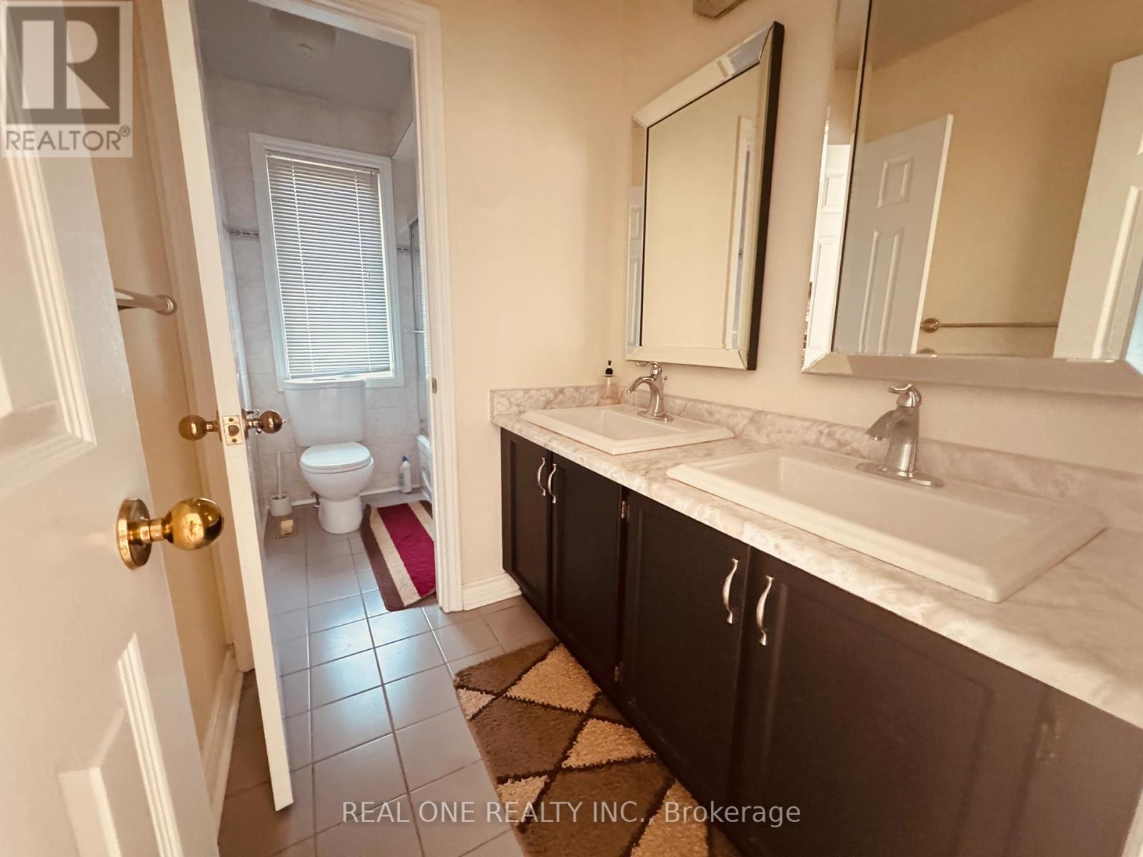 3 Elmsley Drive, Richmond Hill, Ontario  L4C 8N1 - Photo 10 - N12411693