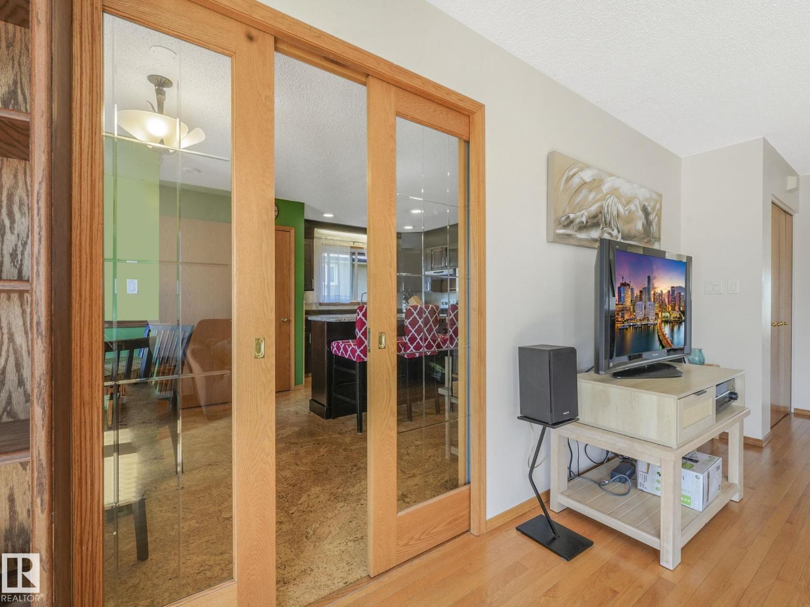 3608 15 Av Nw, Edmonton, Alberta  T6L 2M3 - Photo 5 - E4454676