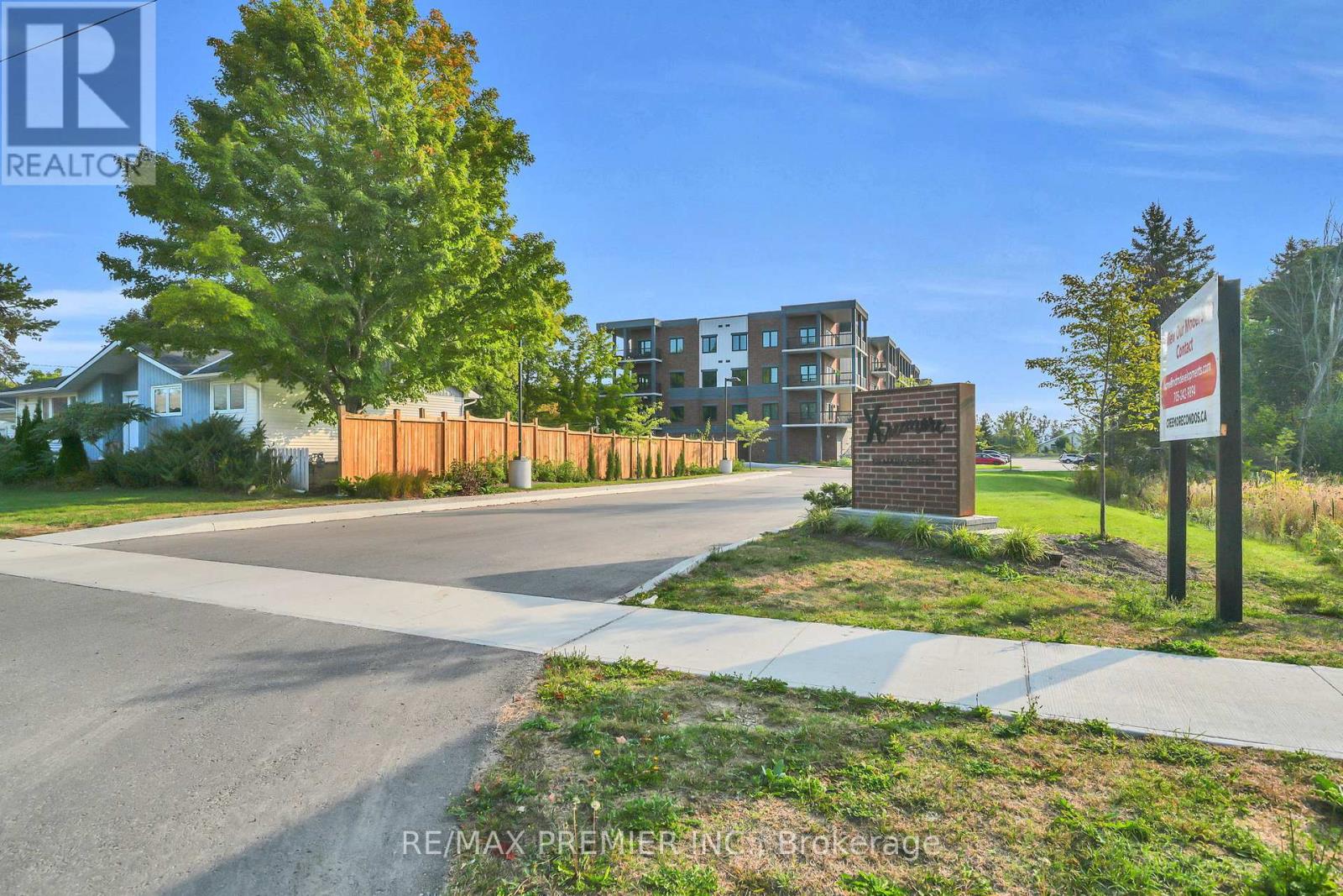 309 - 121 Mary Street, Clearview, Ontario  L0M 1G0 - Photo 1 - S12411566