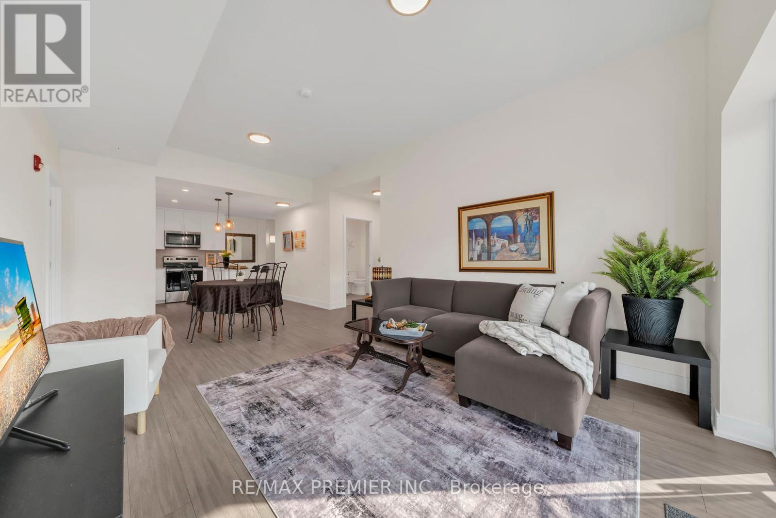 309 - 121 Mary Street, Clearview, Ontario  L0M 1G0 - Photo 14 - S12411566