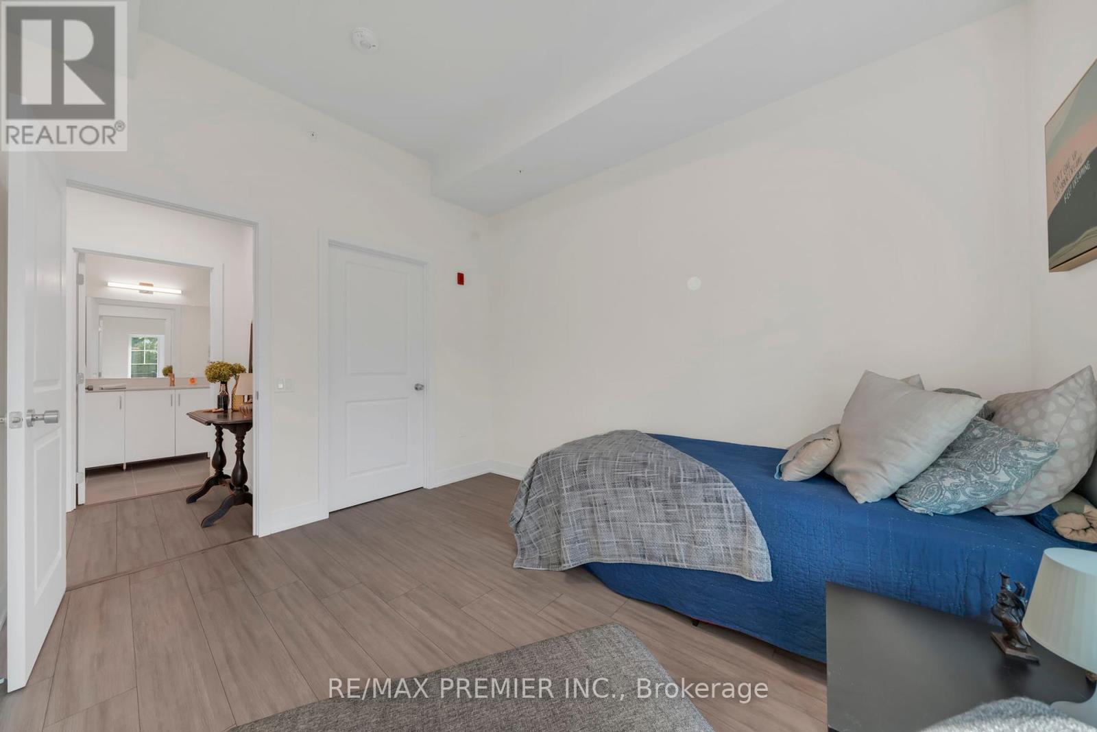 309 - 121 Mary Street, Clearview, Ontario  L0M 1G0 - Photo 18 - S12411566