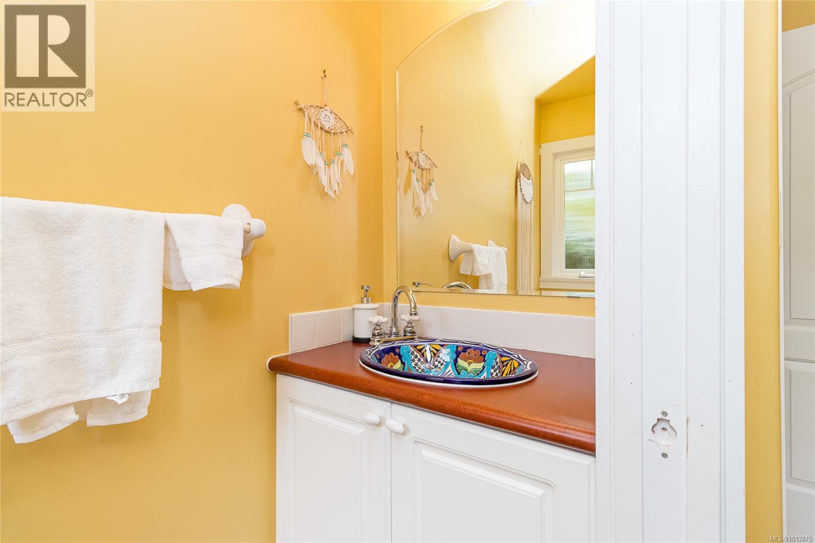 Property at 1896 Martin Pl image 1