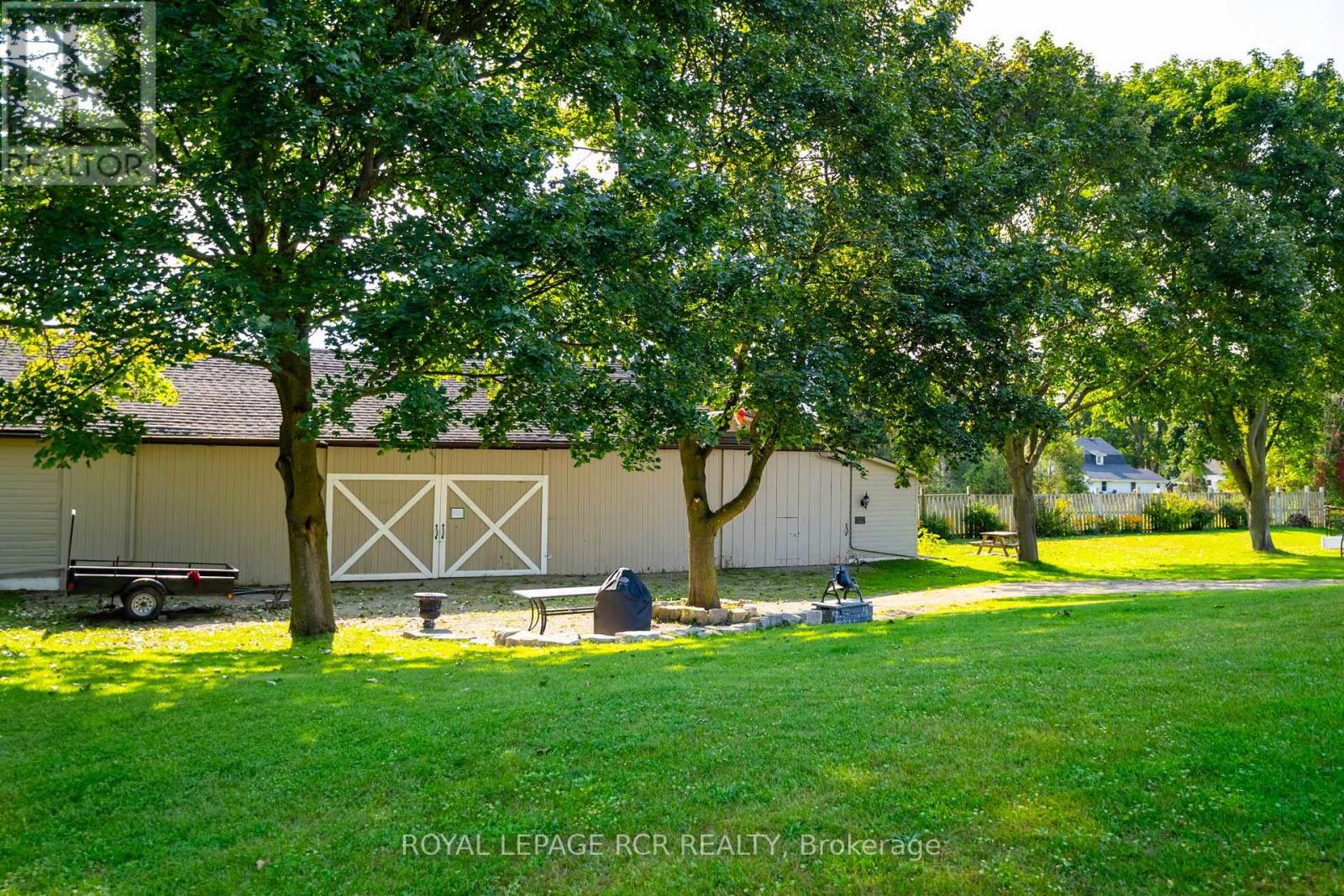 16 Barbour Drive, Erin, Ontario  N0B 1Z0 - Photo 10 - X12344181