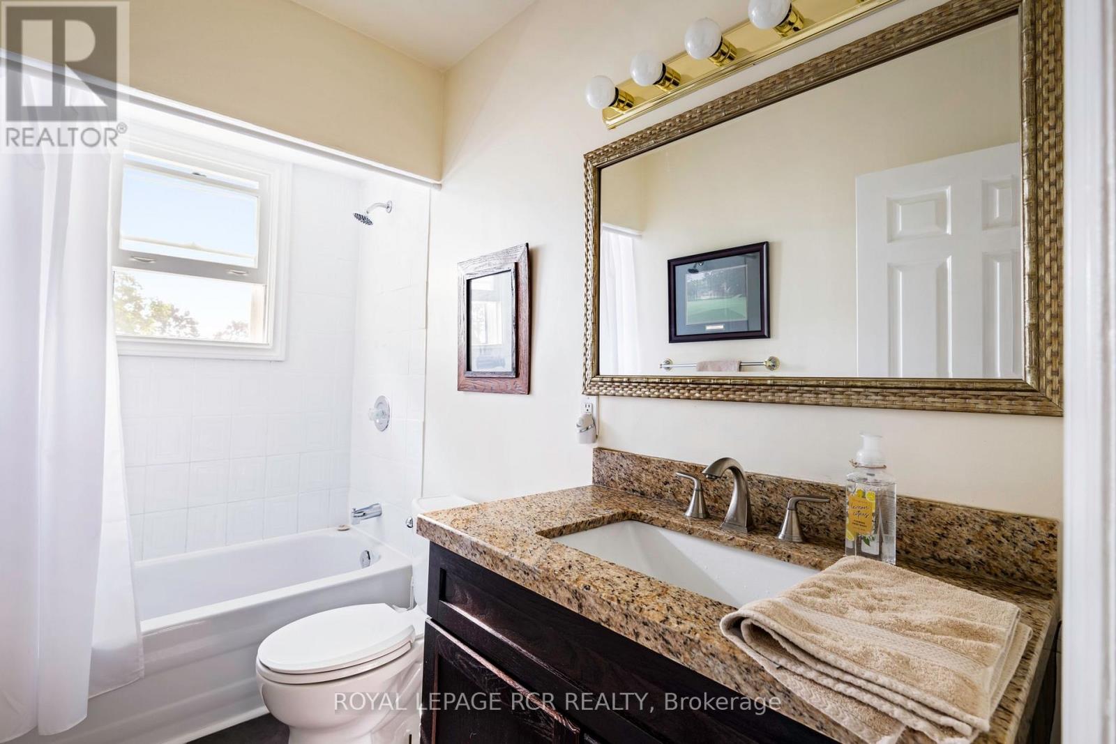 16 Barbour Drive, Erin, Ontario  N0B 1Z0 - Photo 31 - X12344181