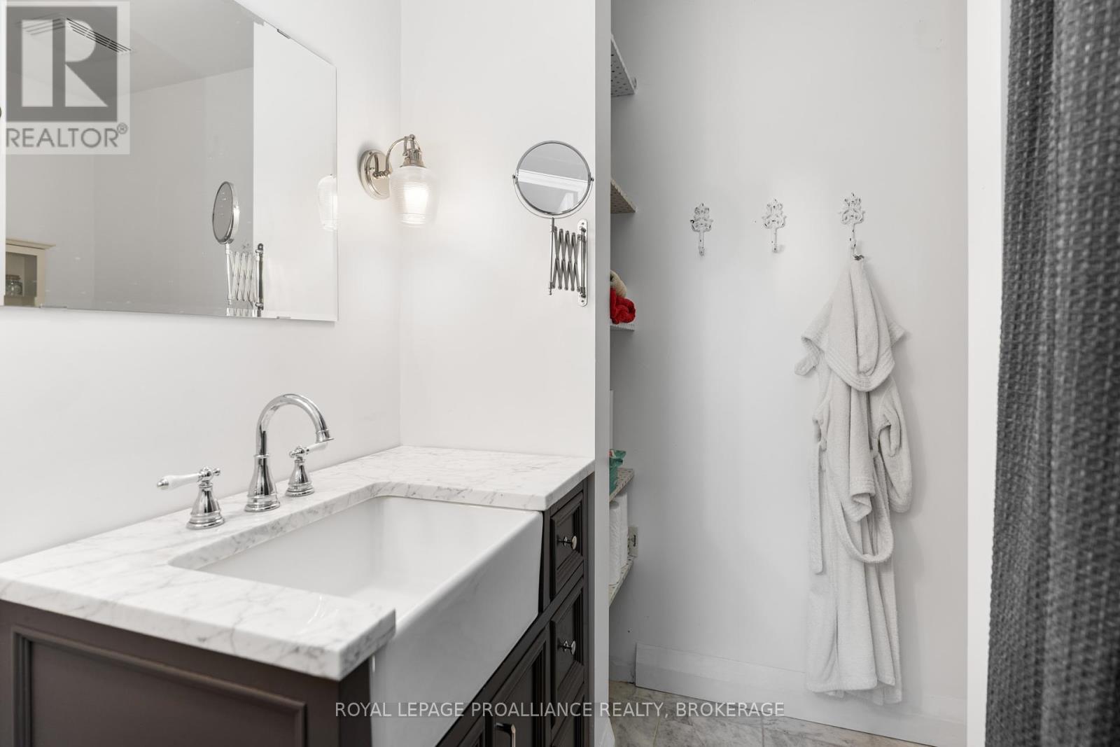 15 14th Line Road, Frontenac Islands, Ontario  K0H 2Y0 - Photo 22 - X12404543