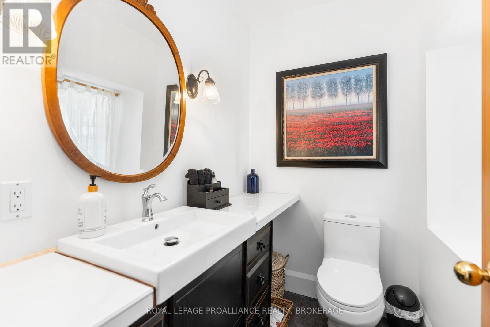 15 14th Line Road, Frontenac Islands, Ontario  K0H 2Y0 - Photo 12 - X12404543