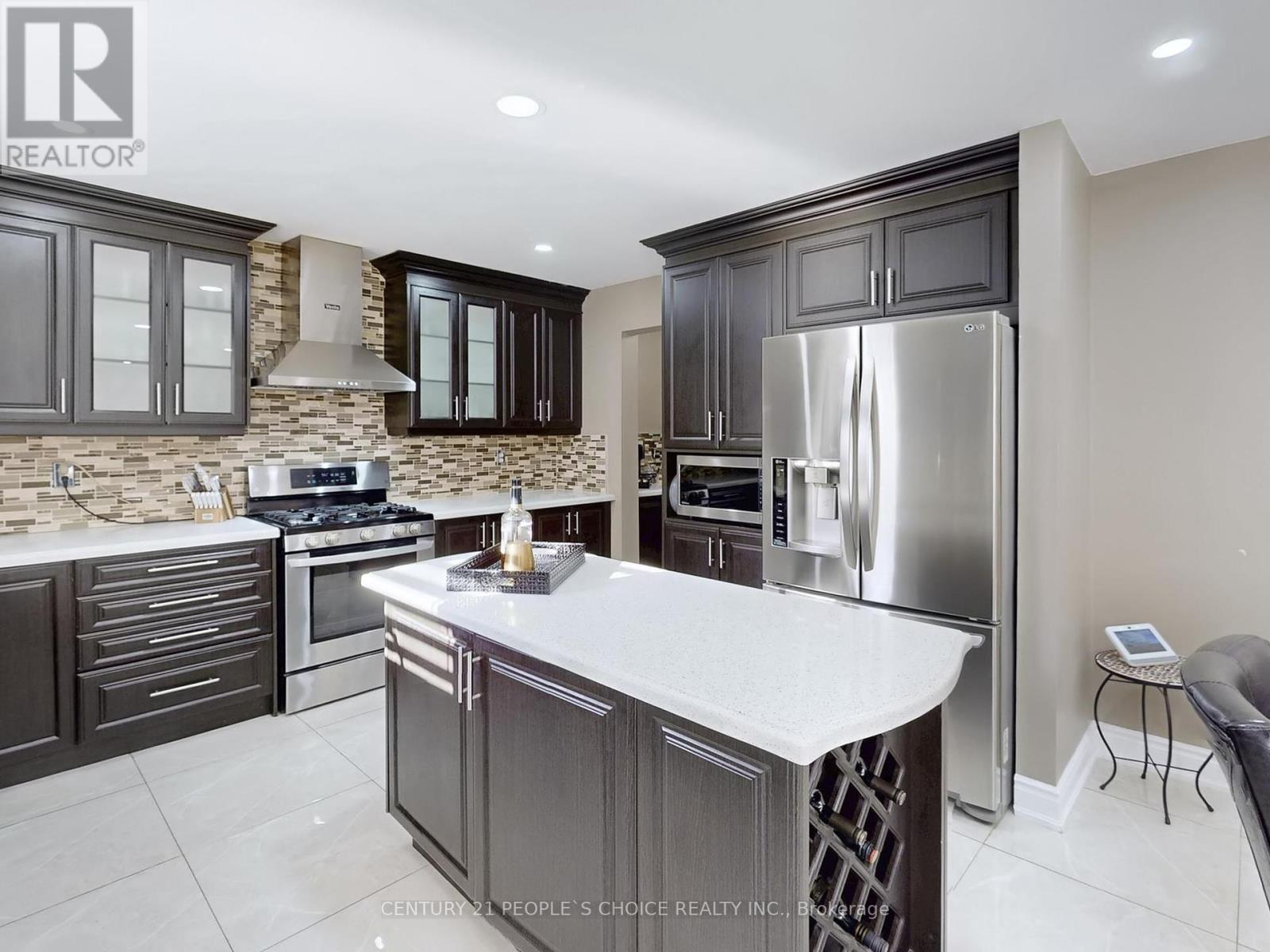 230 Edenbrook Hill Drive, Brampton, Ontario  L7A 2W7 - Photo 17 - W12411484