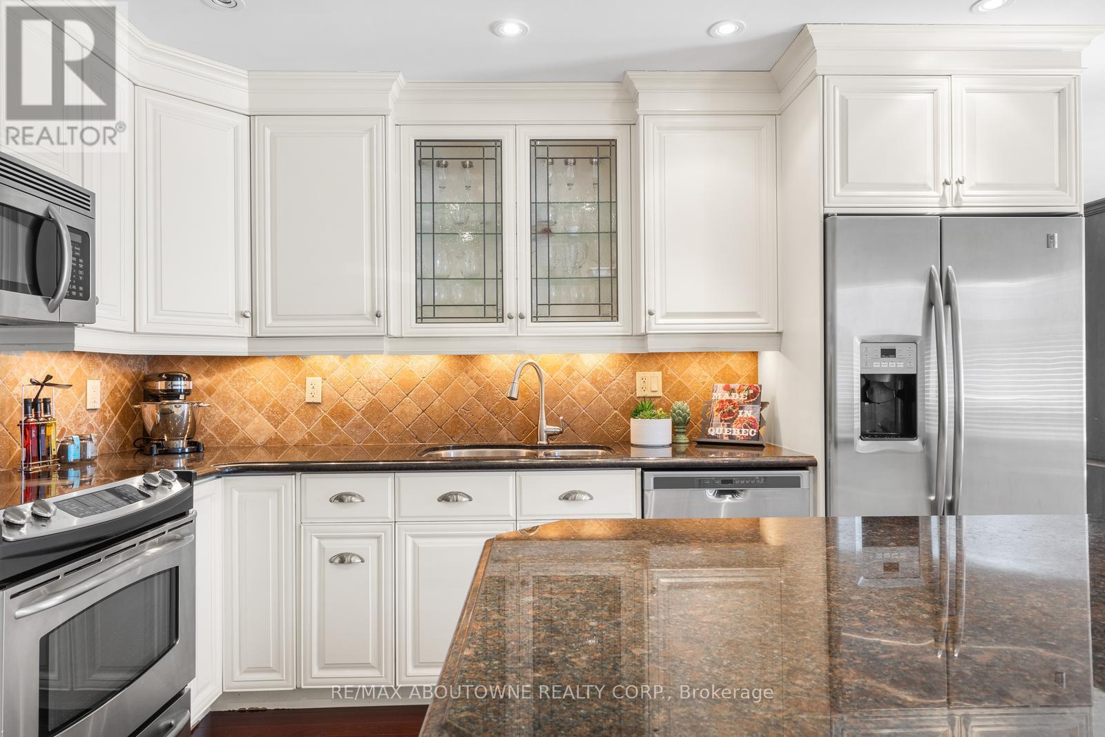 78 - 2205 South Millway, Mississauga, Ontario  L5L 3T2 - Photo 6 - W12411512