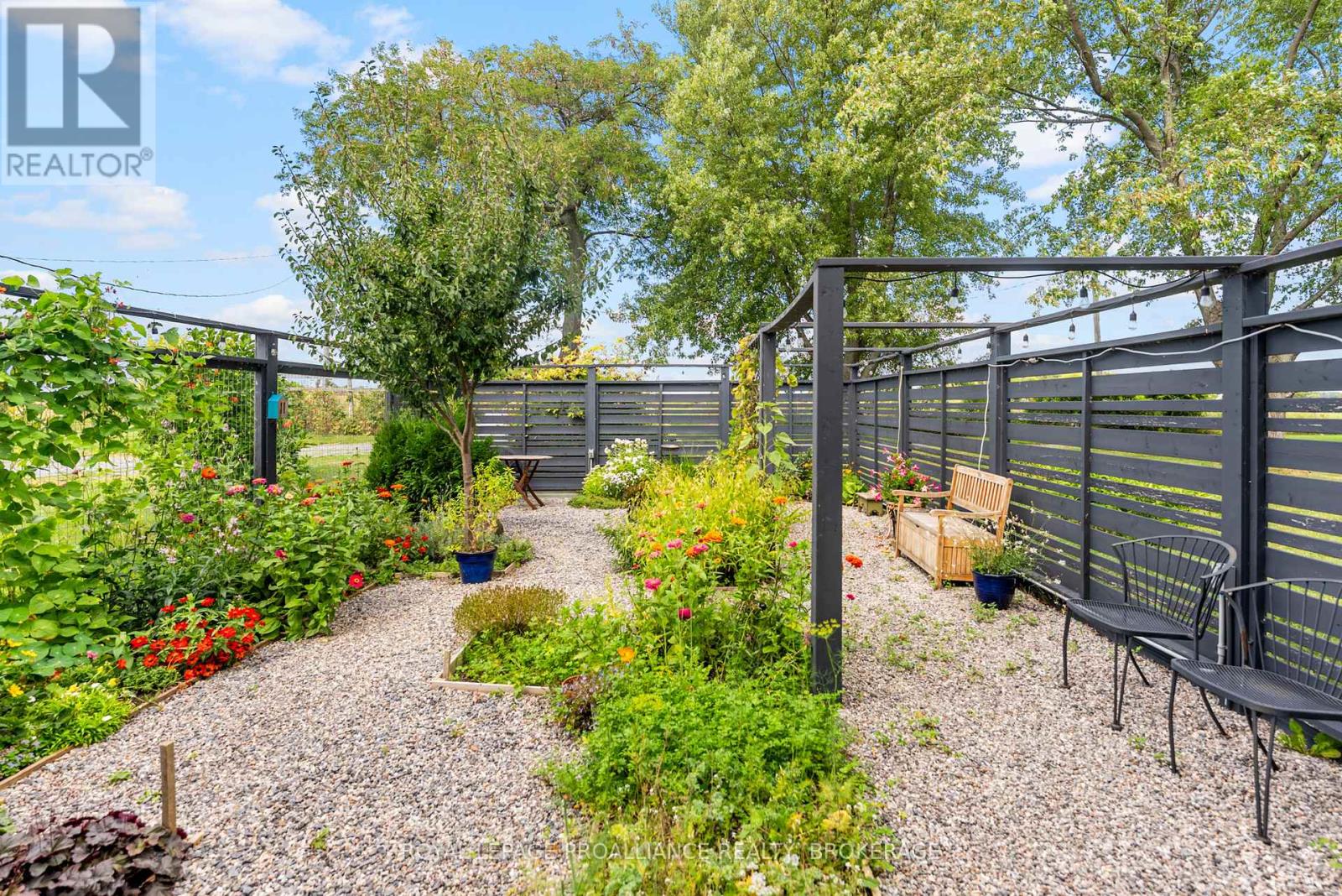 15 14th Line Road, Frontenac Islands, Ontario  K0H 2Y0 - Photo 37 - X12404543