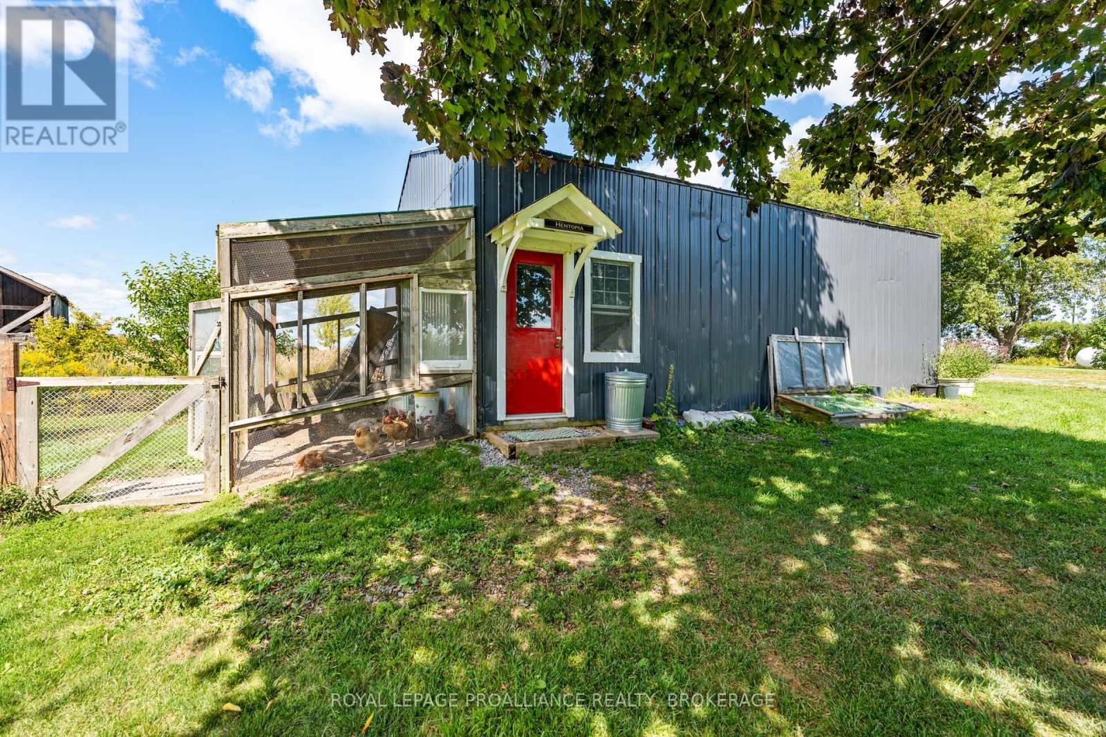 15 14th Line Road, Frontenac Islands, Ontario  K0H 2Y0 - Photo 31 - X12404543