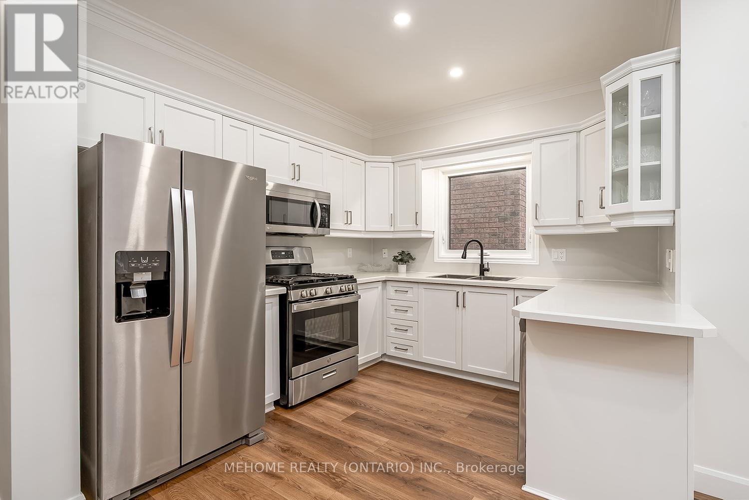 2126 Springdale Road, Oakville (Wm Westmount), Ontario  L6M 4C6 - Photo 13 - W12411554