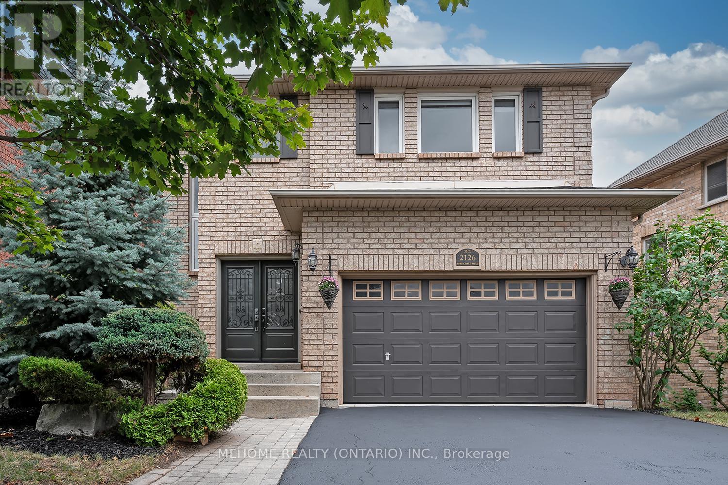 2126 Springdale Road, Oakville (Wm Westmount), Ontario  L6M 4C6 - Photo 2 - W12411554