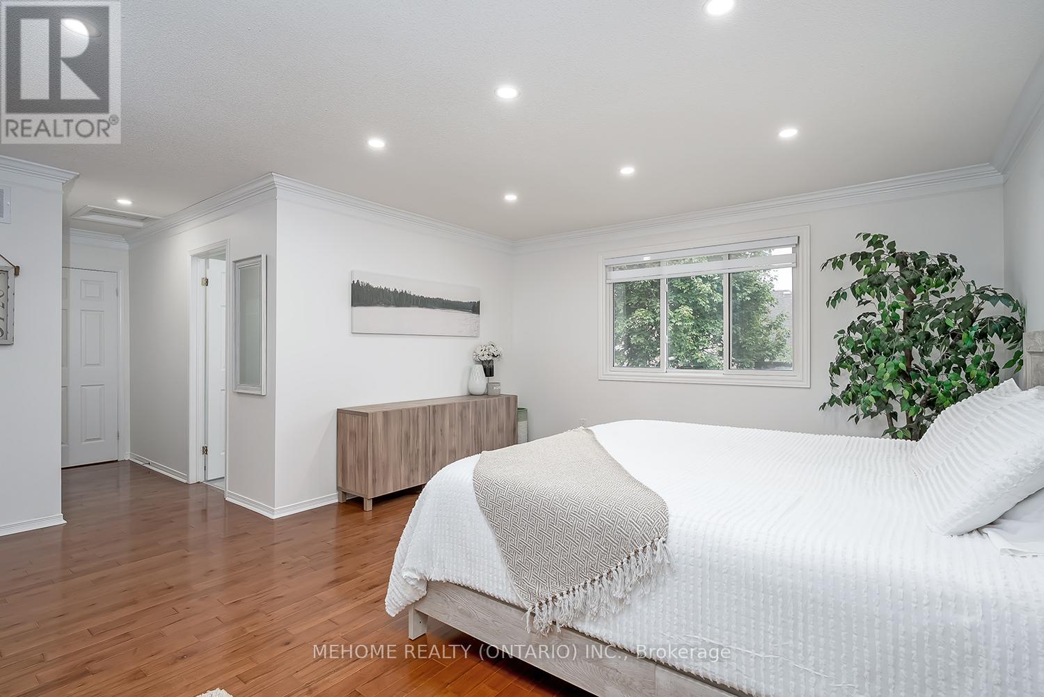 2126 Springdale Road, Oakville (Wm Westmount), Ontario  L6M 4C6 - Photo 20 - W12411554
