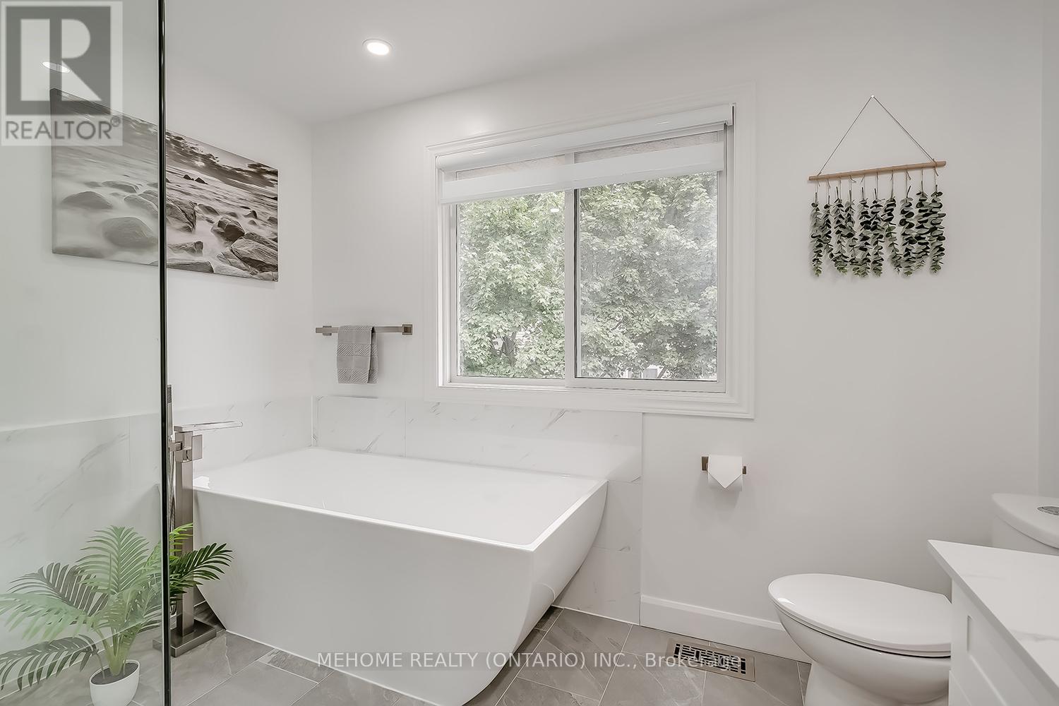 2126 Springdale Road, Oakville (Wm Westmount), Ontario  L6M 4C6 - Photo 24 - W12411554
