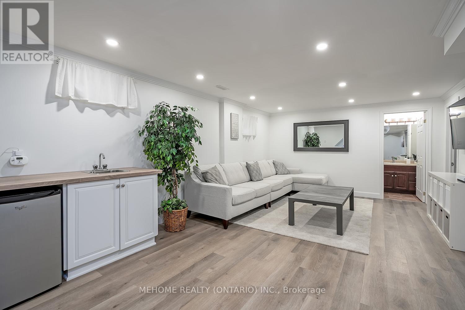 2126 Springdale Road, Oakville (Wm Westmount), Ontario  L6M 4C6 - Photo 31 - W12411554