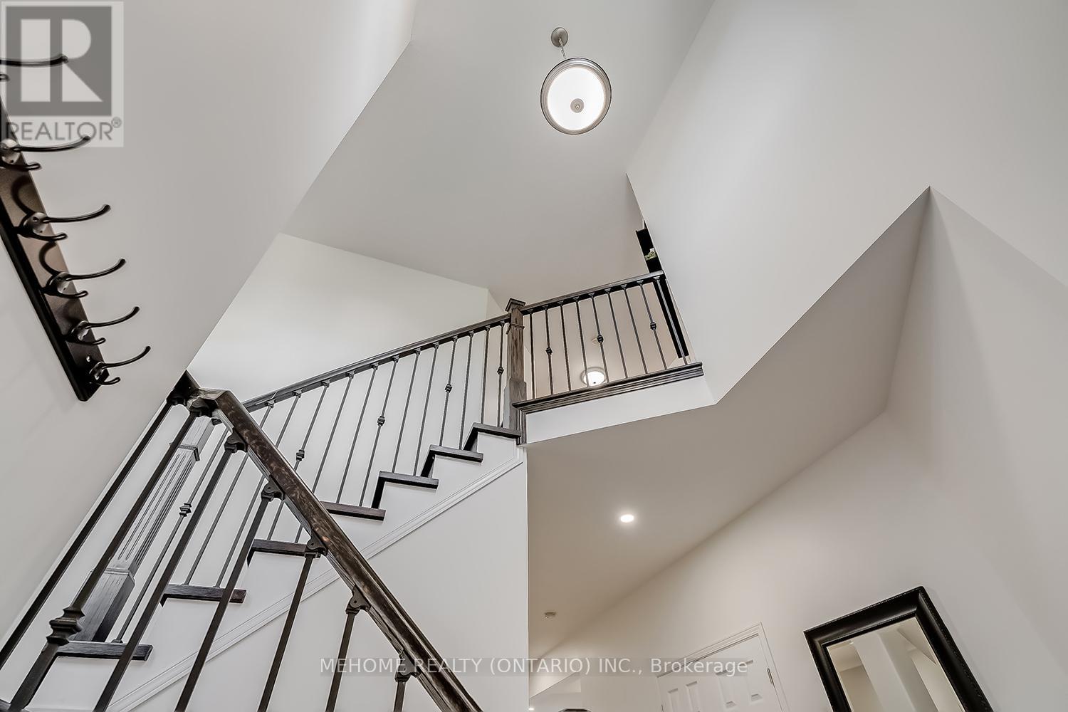 2126 Springdale Road, Oakville (Wm Westmount), Ontario  L6M 4C6 - Photo 6 - W12411554