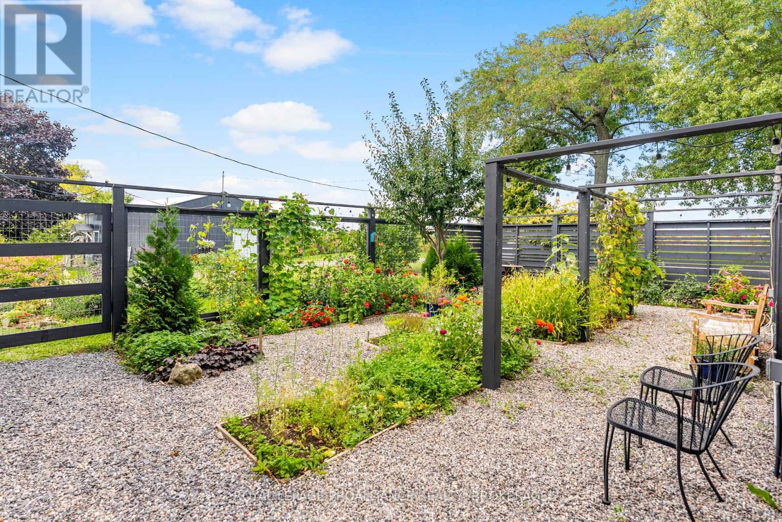 15 14th Line Road, Frontenac Islands, Ontario  K0H 2Y0 - Photo 36 - X12404543