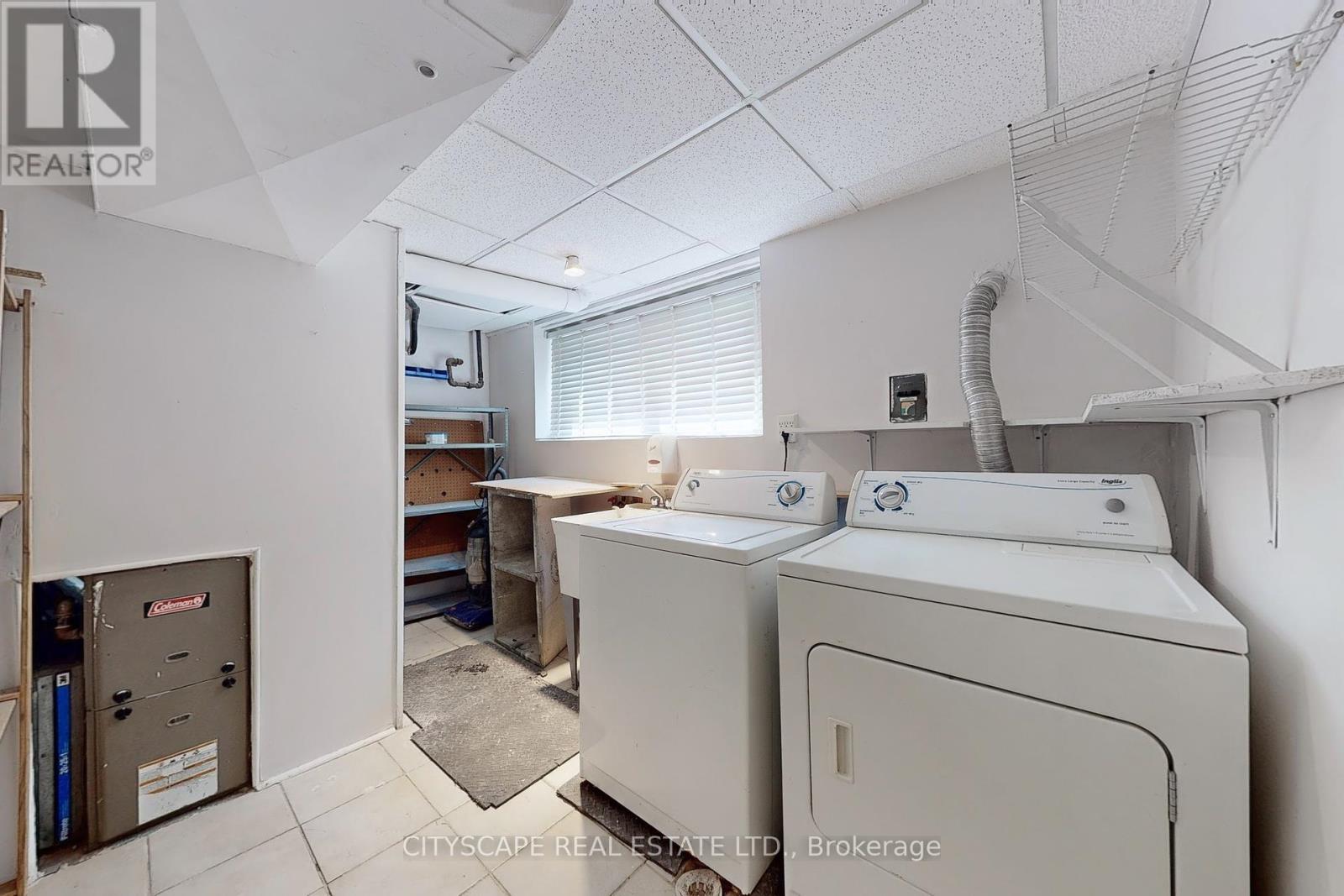 188 Foxbar Road, Burlington, Ontario  L7L 2Z9 - Photo 25 - W12411560