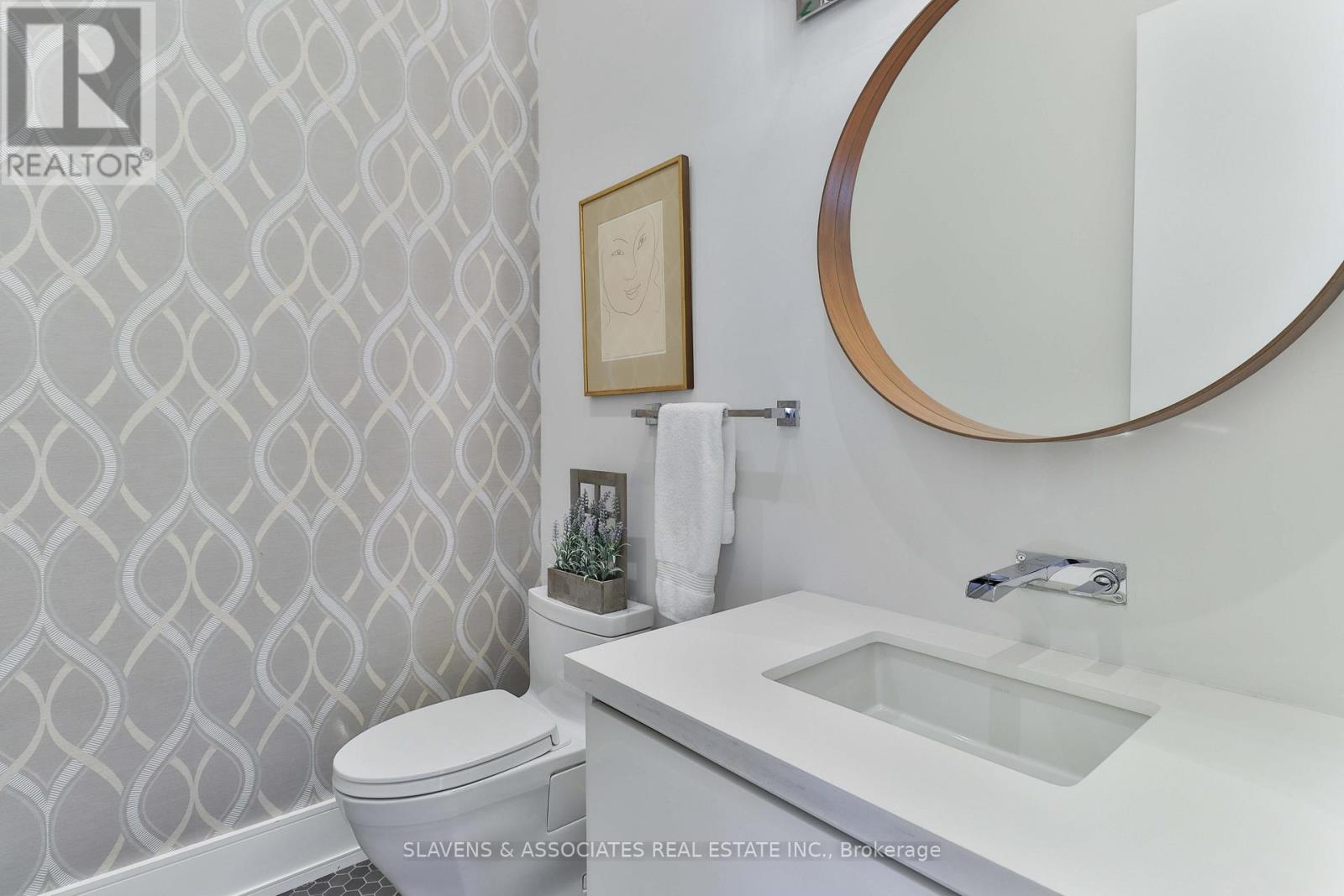 271 Jennings Crescent, Oakville, Ontario  L6L 1W3 - Photo 18 - W12411561