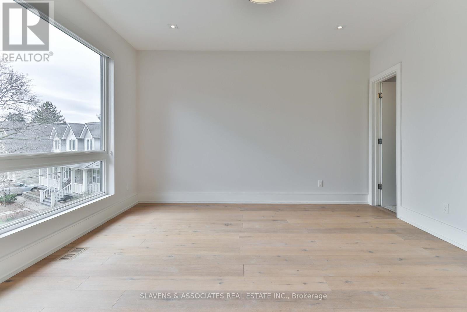 271 Jennings Crescent, Oakville, Ontario  L6L 1W3 - Photo 27 - W12411561