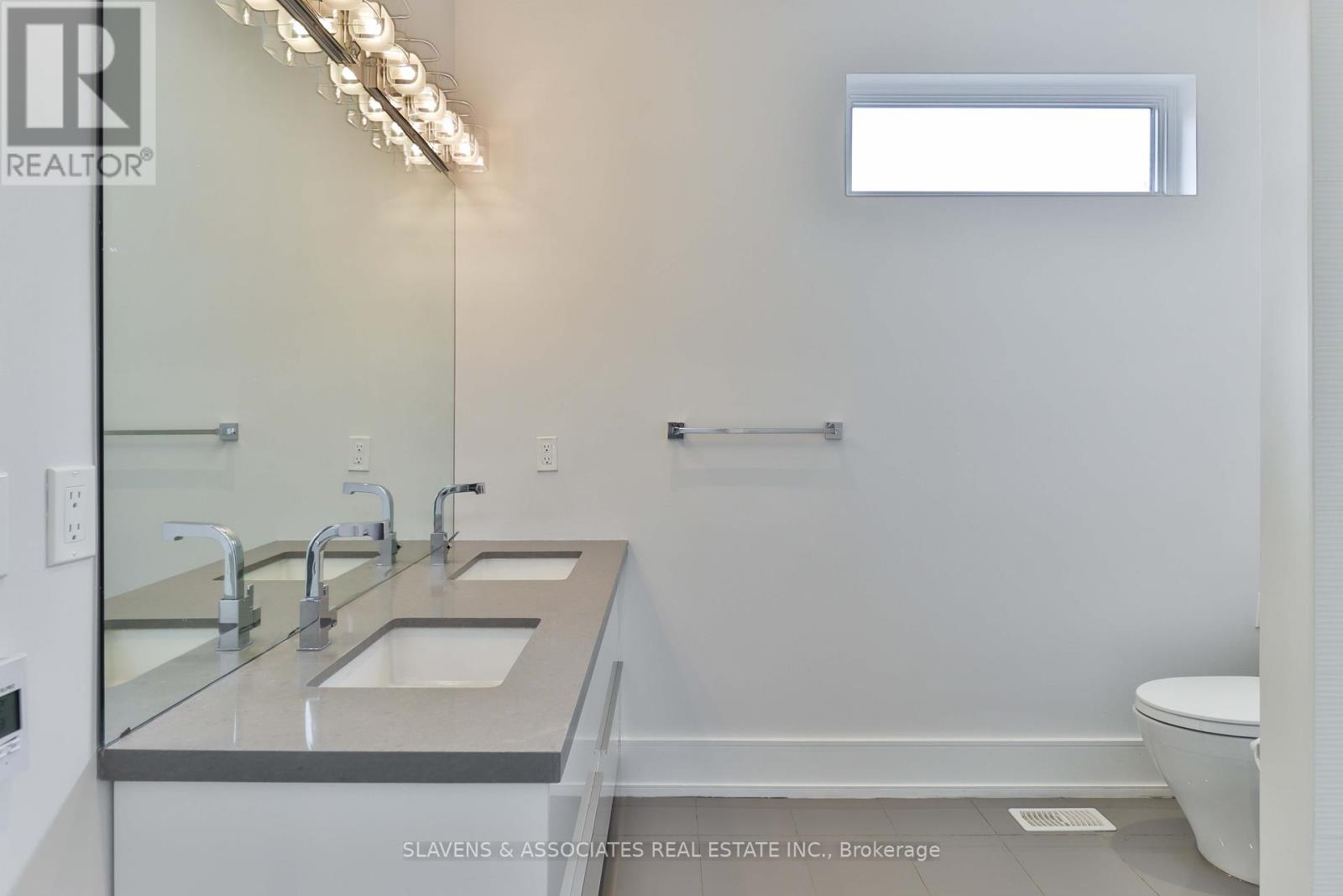 271 Jennings Crescent, Oakville, Ontario  L6L 1W3 - Photo 29 - W12411561