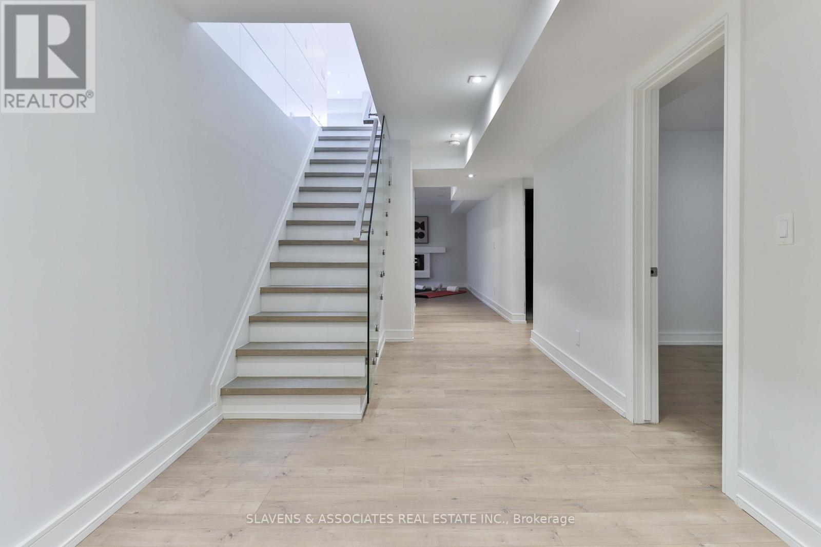 271 Jennings Crescent, Oakville, Ontario  L6L 1W3 - Photo 31 - W12411561