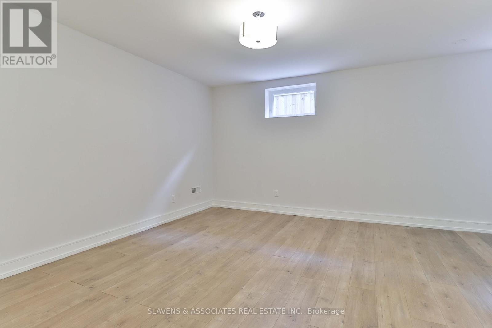 271 Jennings Crescent, Oakville, Ontario  L6L 1W3 - Photo 33 - W12411561
