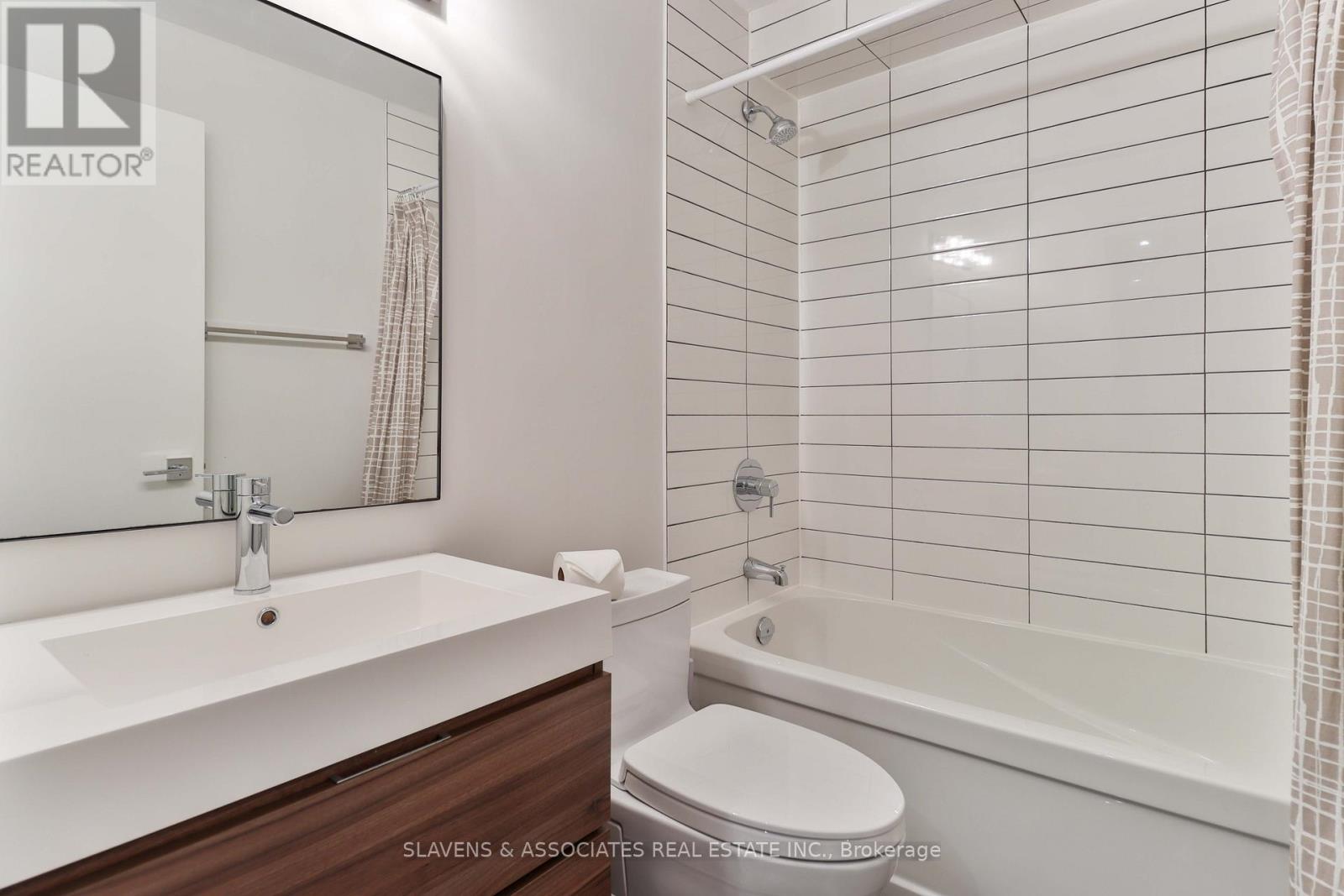 271 Jennings Crescent, Oakville, Ontario  L6L 1W3 - Photo 34 - W12411561
