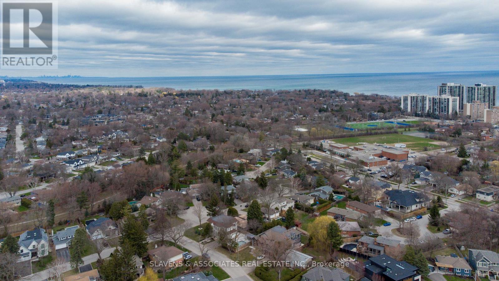 271 Jennings Crescent, Oakville, Ontario  L6L 1W3 - Photo 44 - W12411561