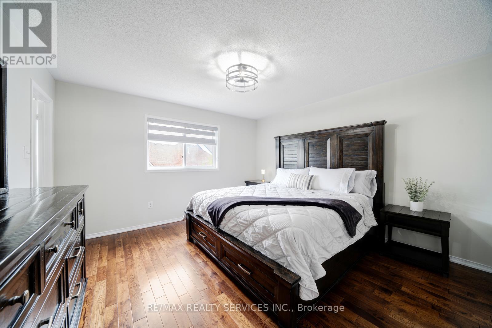 49 Woodcote Crescent, Halton Hills, Ontario  L7G 6M1 - Photo 25 - W12411565