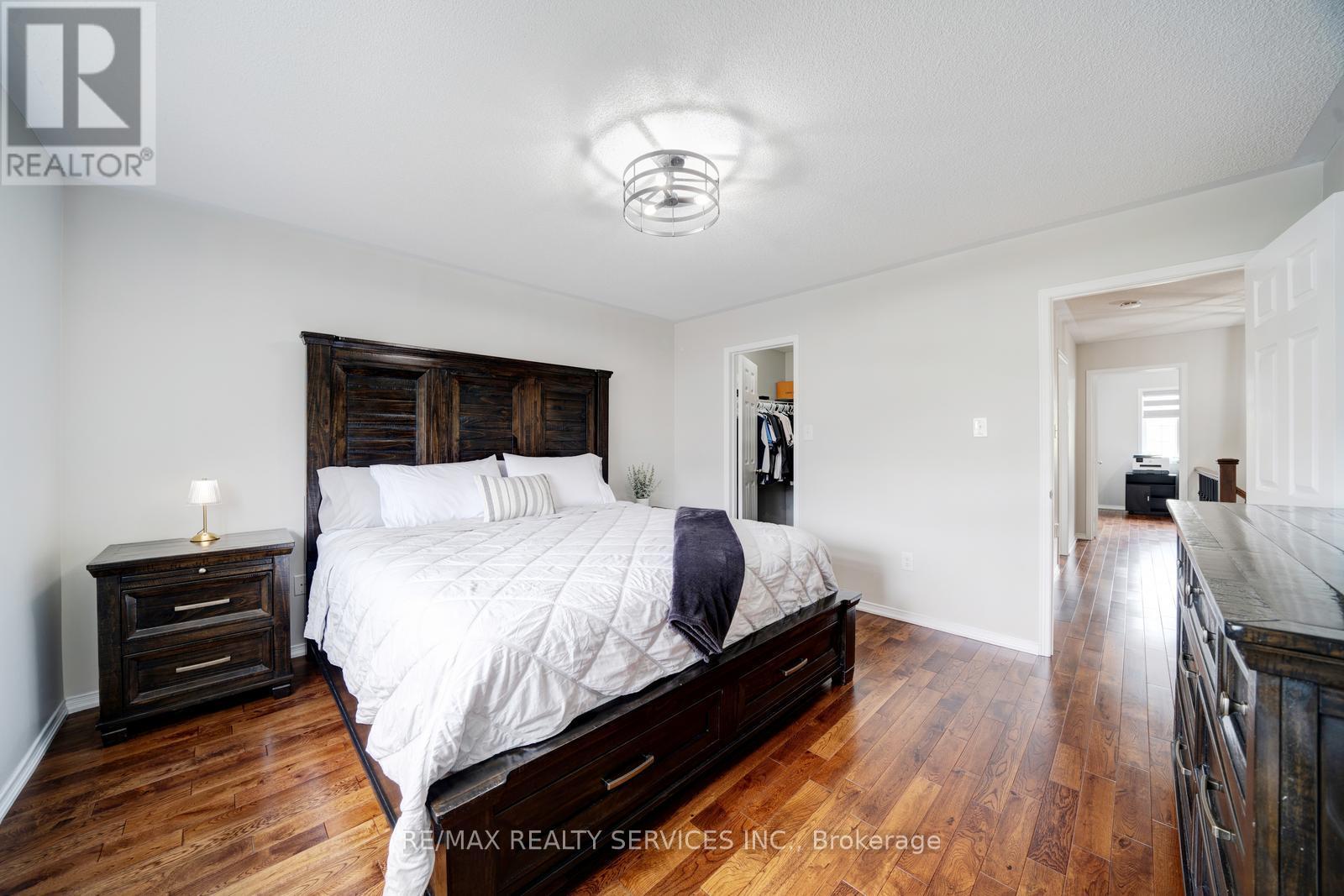 49 Woodcote Crescent, Halton Hills, Ontario  L7G 6M1 - Photo 27 - W12411565