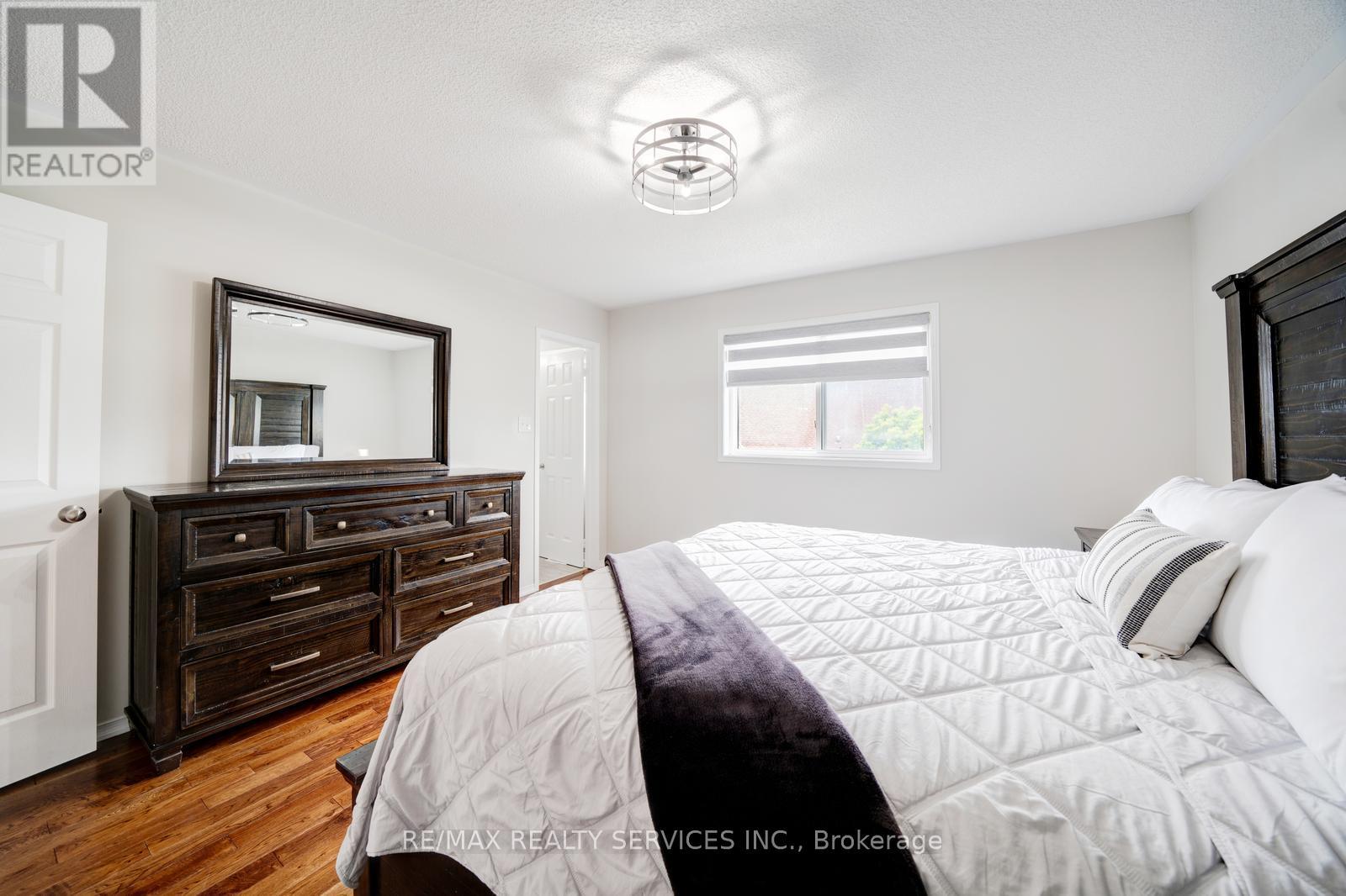 49 Woodcote Crescent, Halton Hills, Ontario  L7G 6M1 - Photo 29 - W12411565